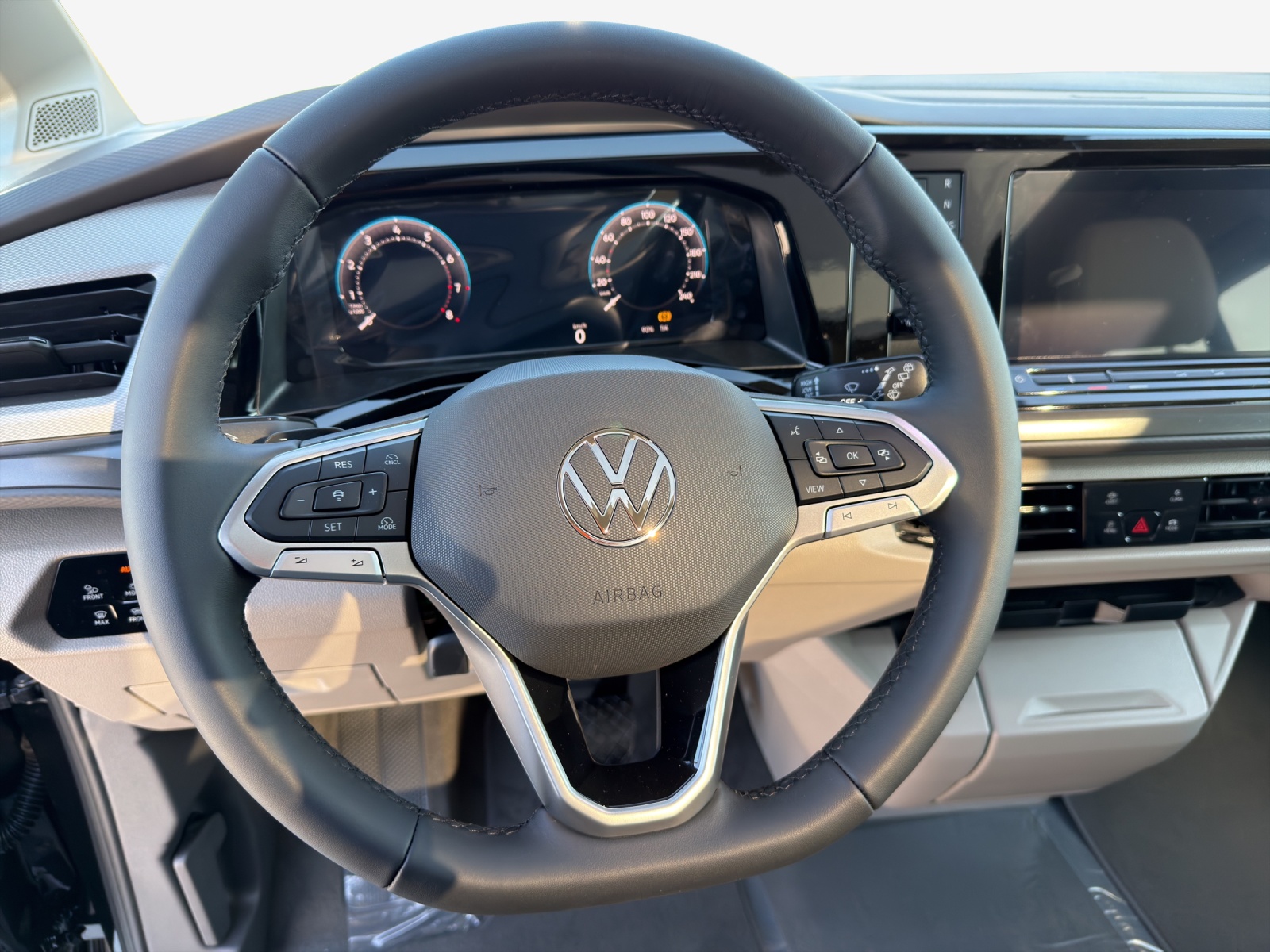 VW Multivan 2.0 TSI Liberty DSG Lang-image-8