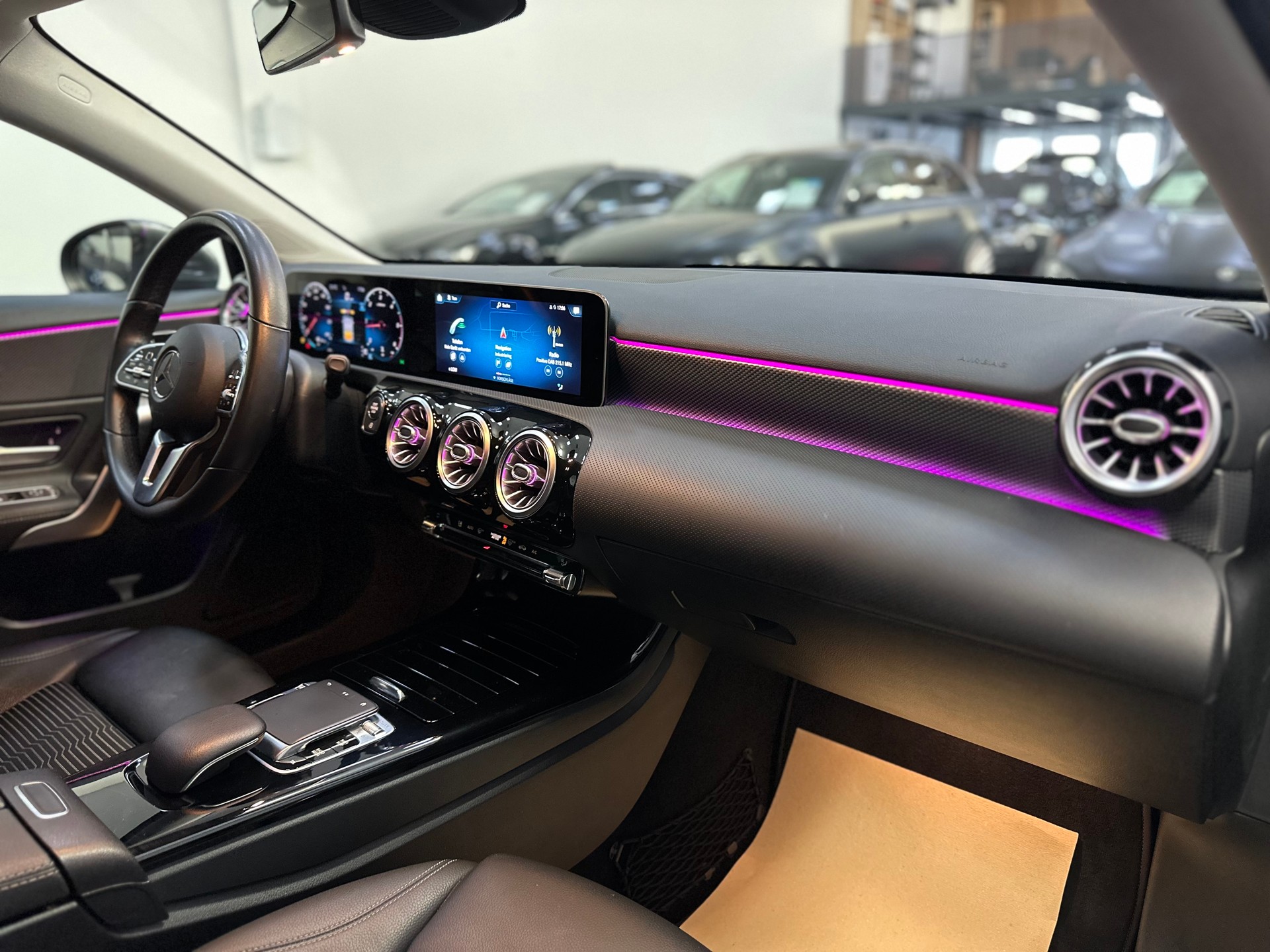 MERCEDES-BENZ A 200 d Progressive 8G-DCT-image-13