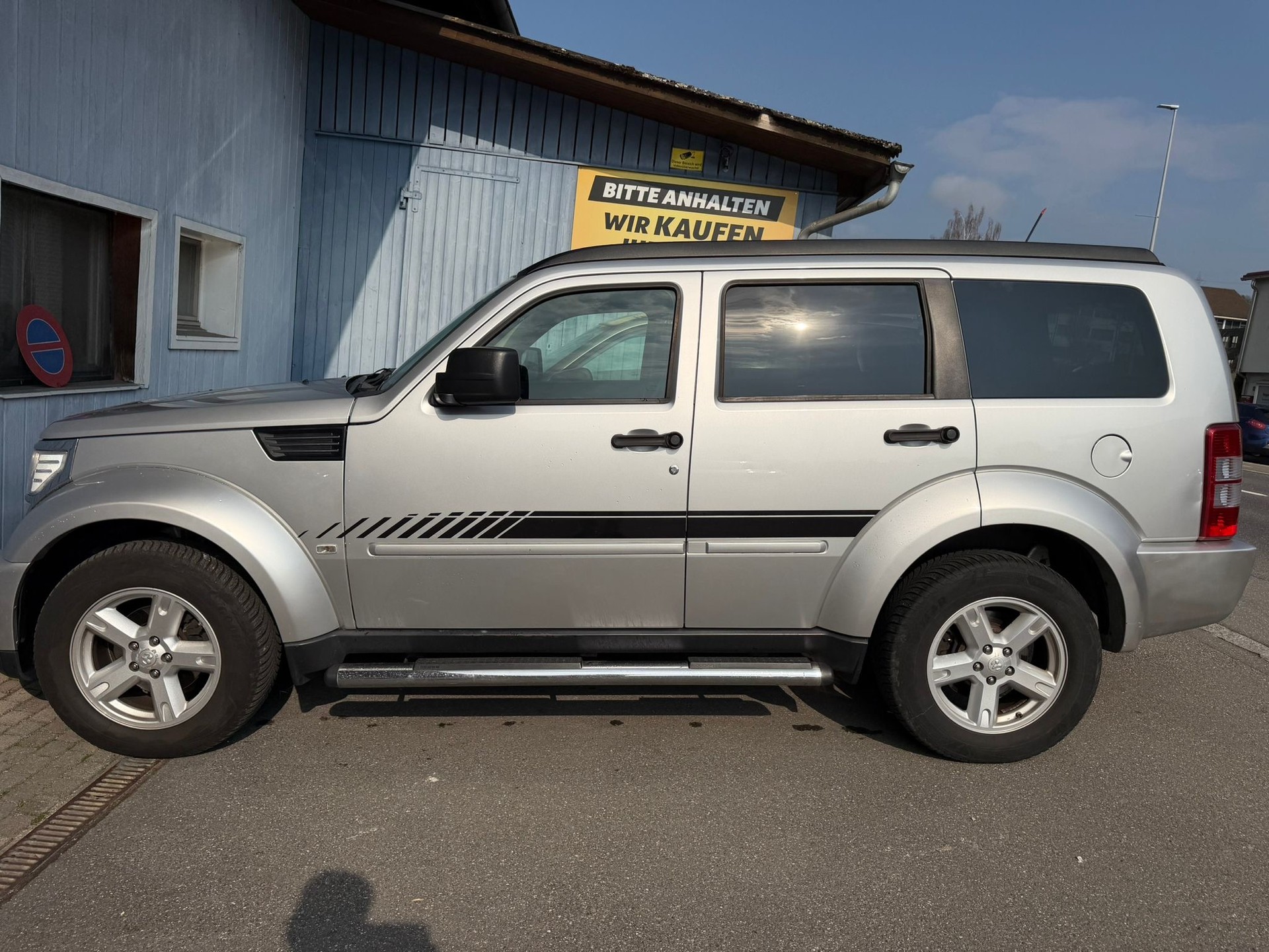 DODGE Nitro 2.8 CRD SXT-showroom-element-3