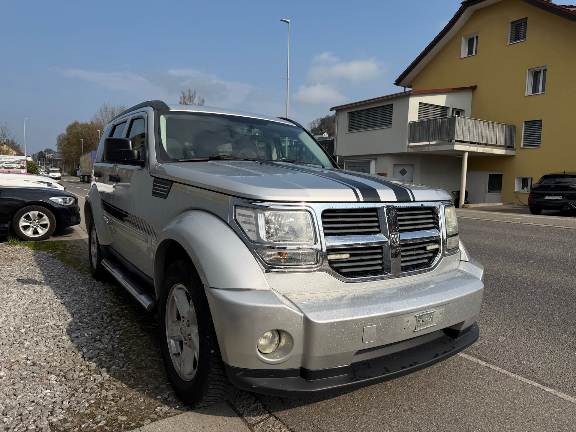 DODGE Nitro 2.8 CRD SXT-showroom-element-2