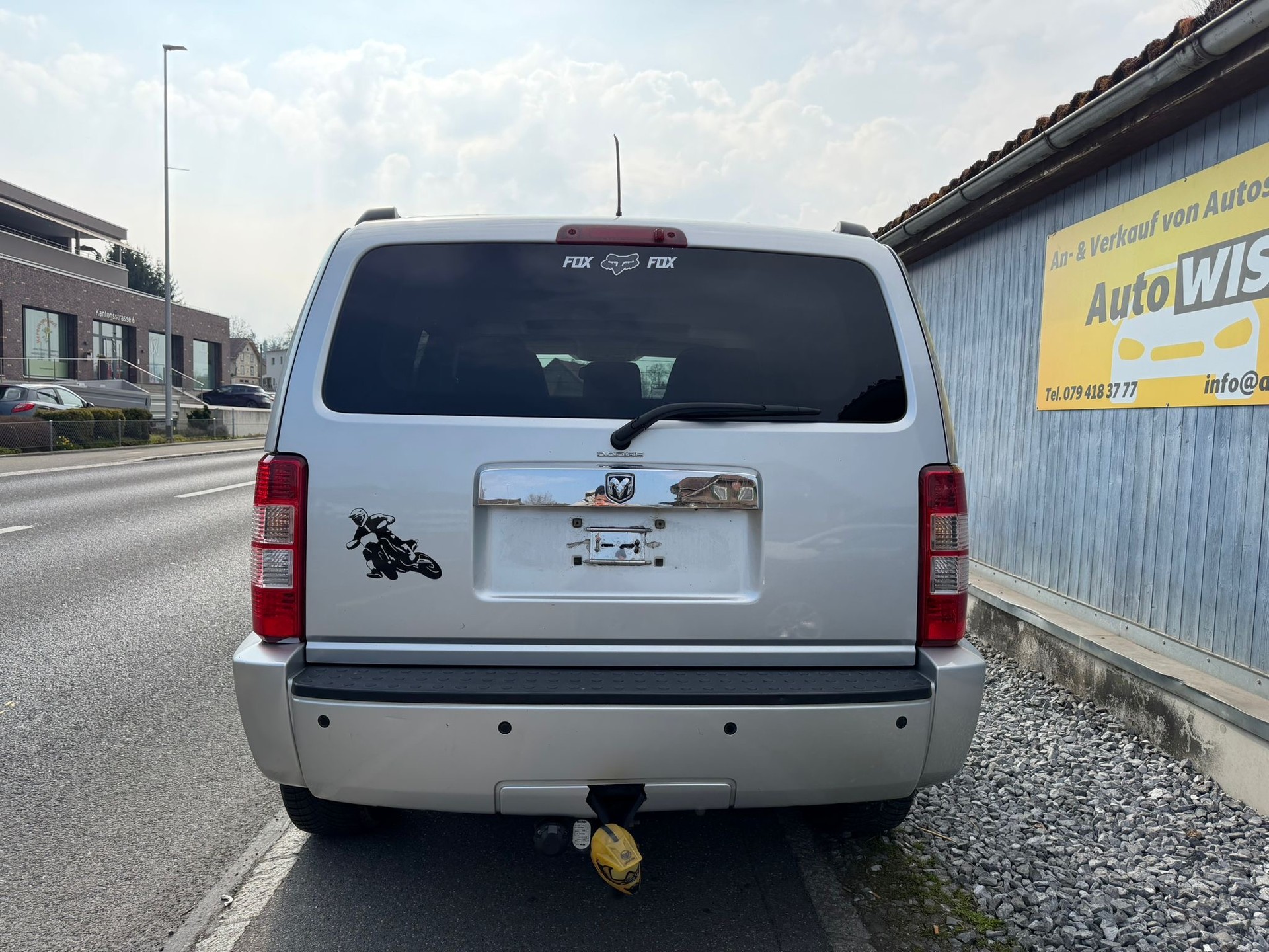 DODGE Nitro 2.8 CRD SXT-image-4