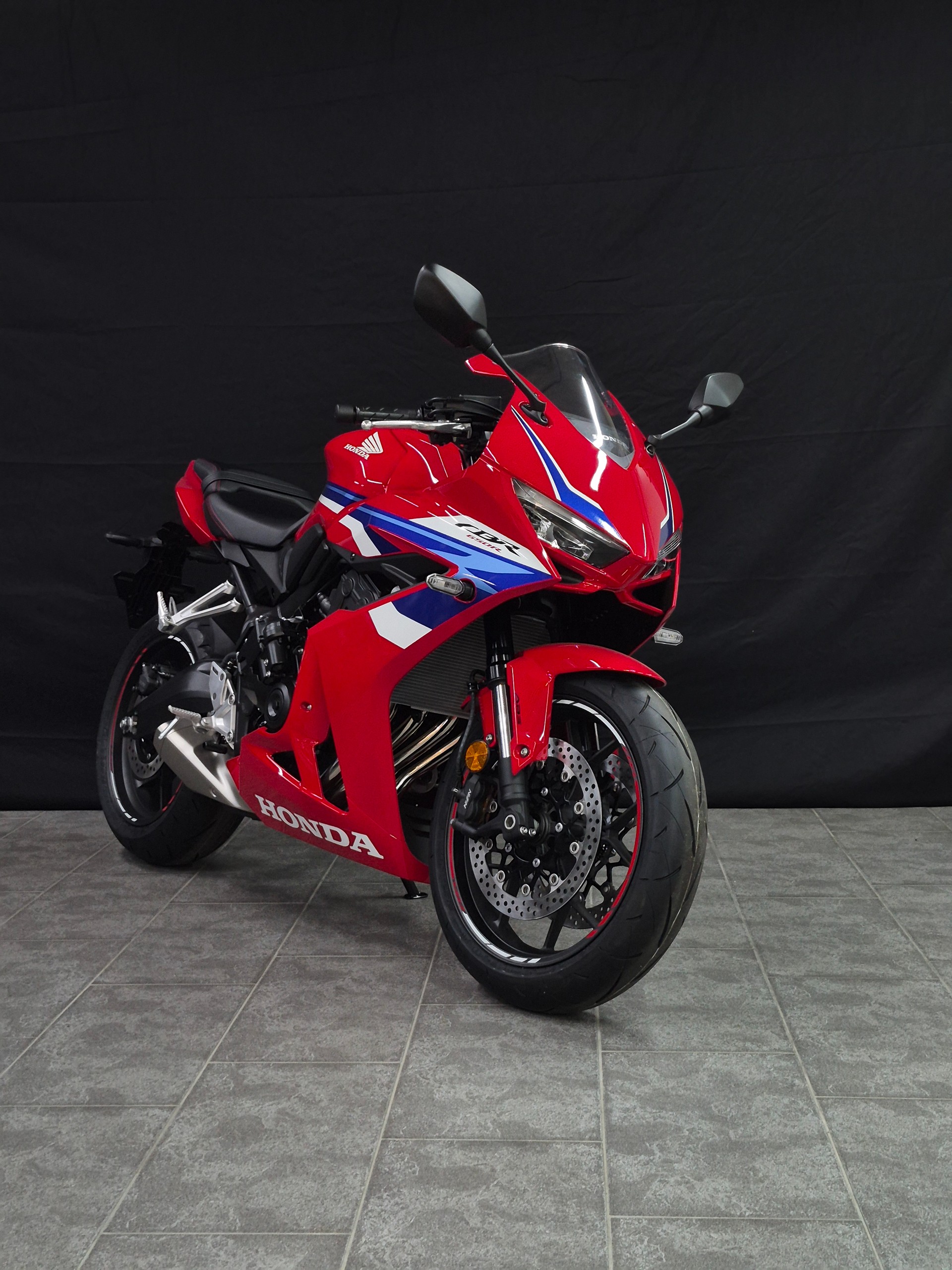HONDA CBR 650 R E-Clutch-showroom-element-1