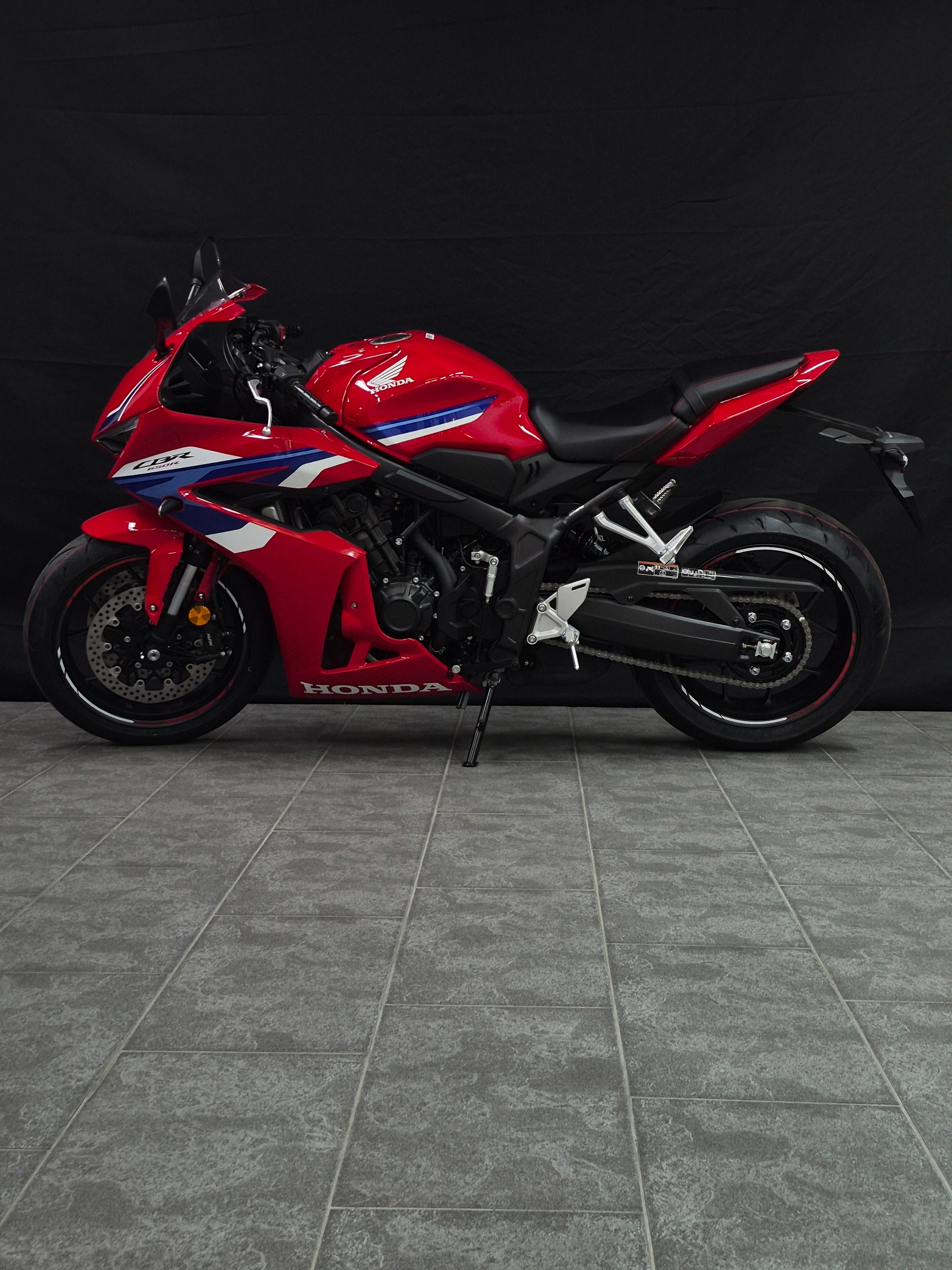 HONDA CBR 650 R E-Clutch-showroom-element-3