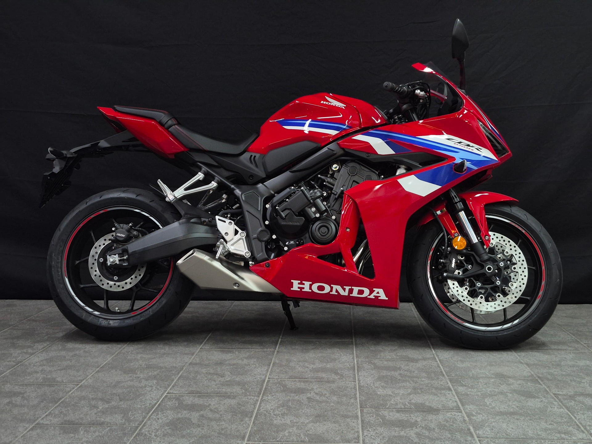 HONDA CBR 650 R E-Clutch-showroom-element-2