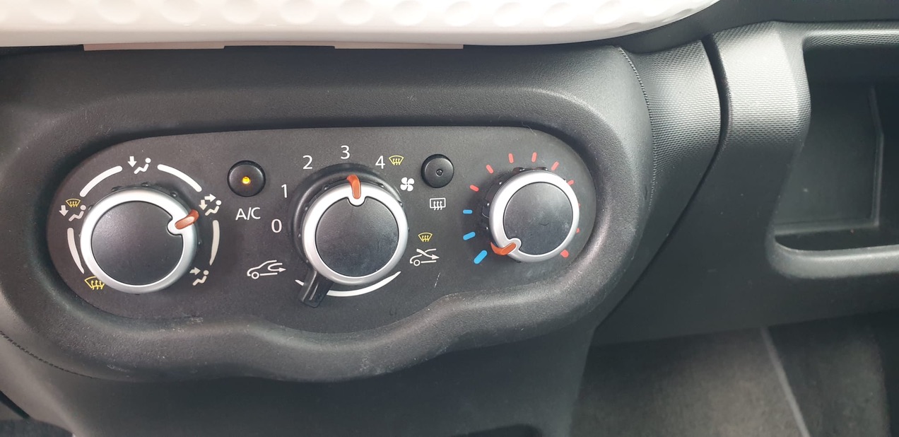 RENAULT Twingo 1.0 Life-image-10