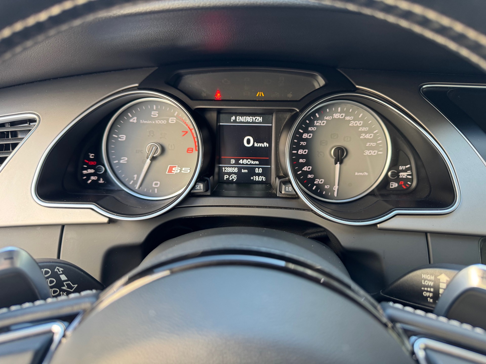 AUDI S5 Cabrio 3.0 TFSI quattro S-tronic-image-10