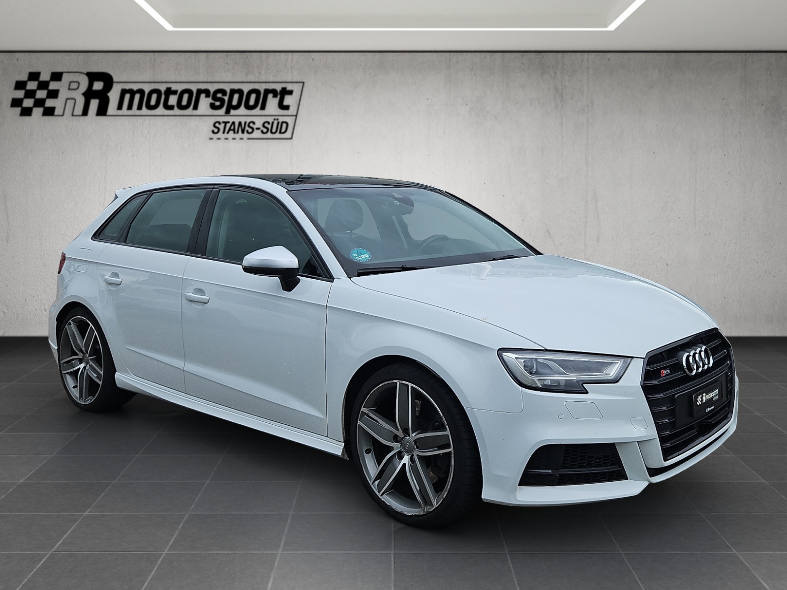 AUDI S3 Sportback 2.0 TFSI quattro S-tronic-image-11