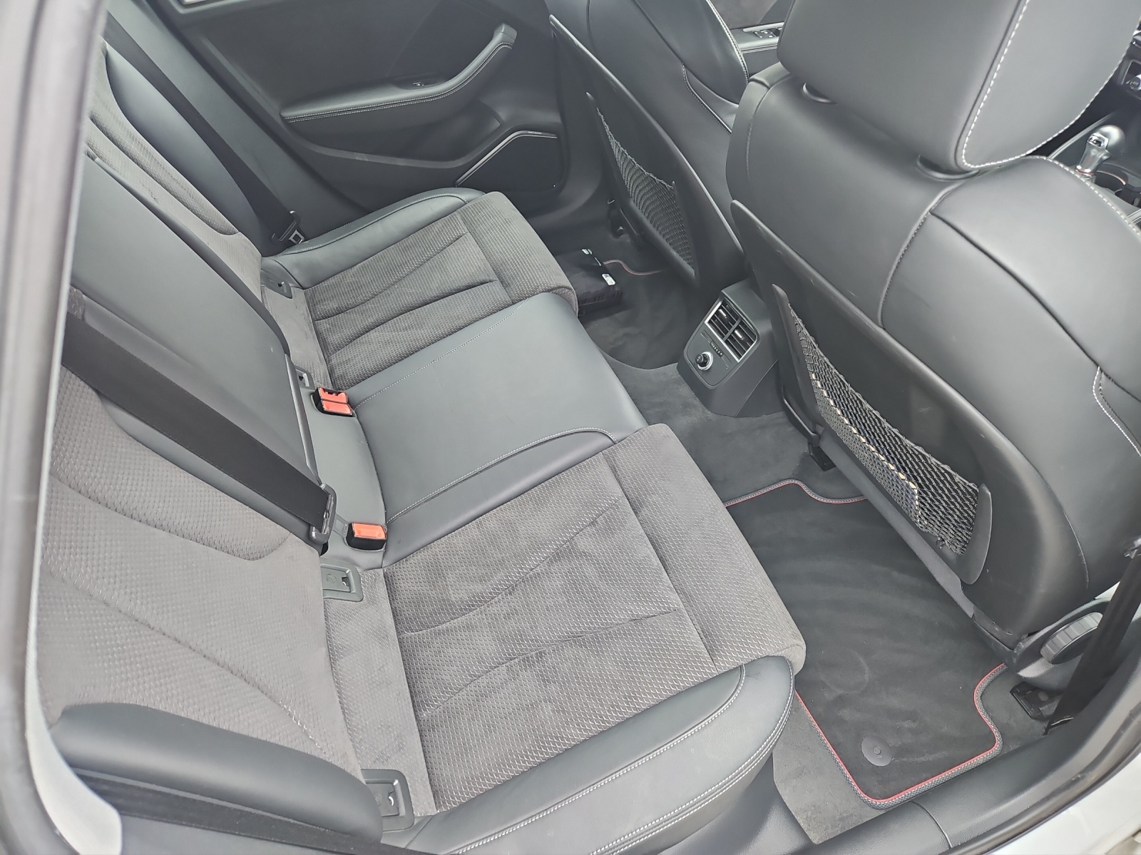 AUDI S3 Sportback 2.0 TFSI quattro S-tronic-image-7
