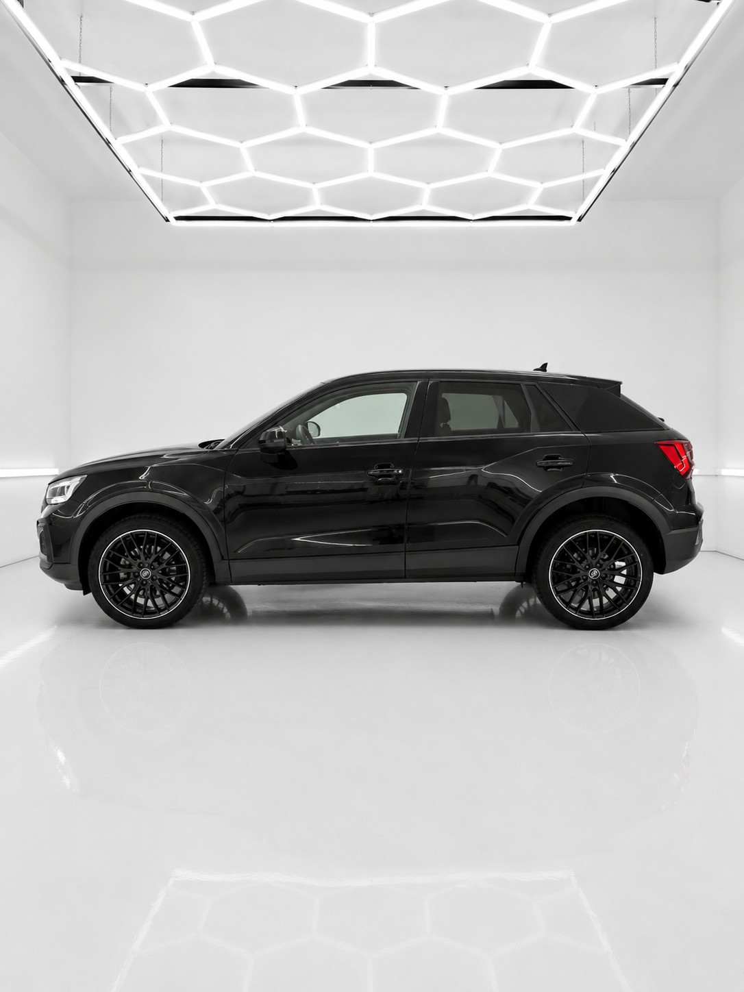 AUDI Q2 35 TDI quattro S-tronic-image-1