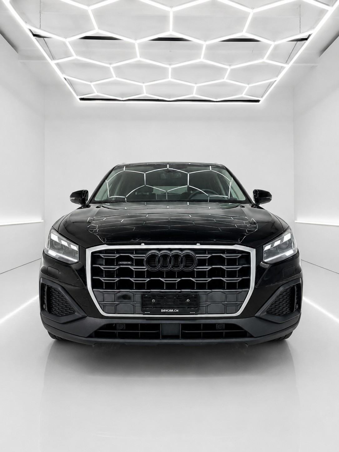 AUDI Q2 35 TDI quattro S-tronic-image-2