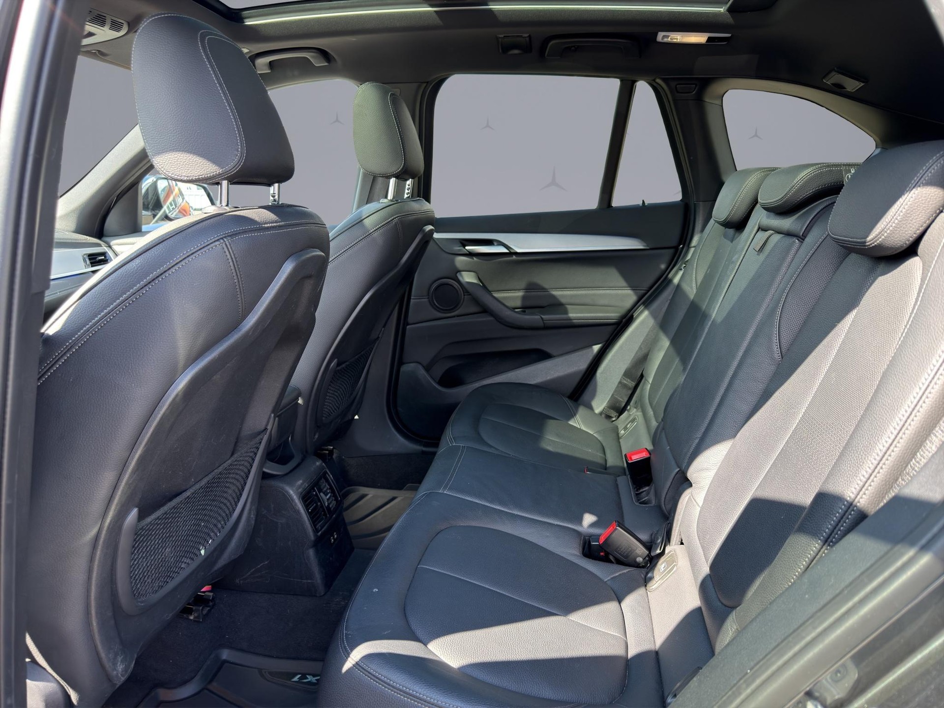 BMW X1 20d xDrive SAG-image-9