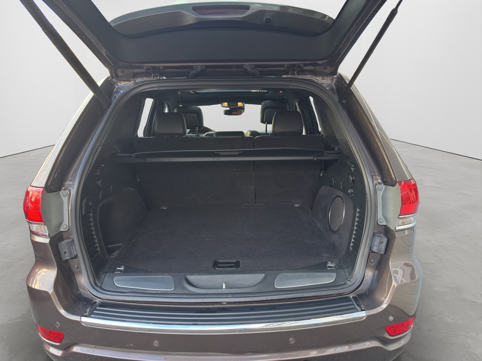 JEEP Grand Cherokee 3.0 CRD 250 Overland-image-11