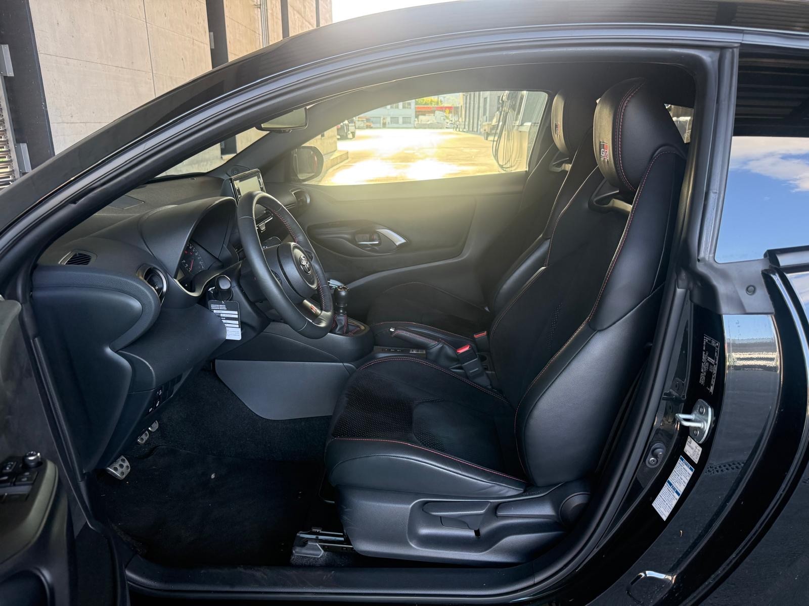 TOYOTA Yaris 1.6 GR Sport-image-11