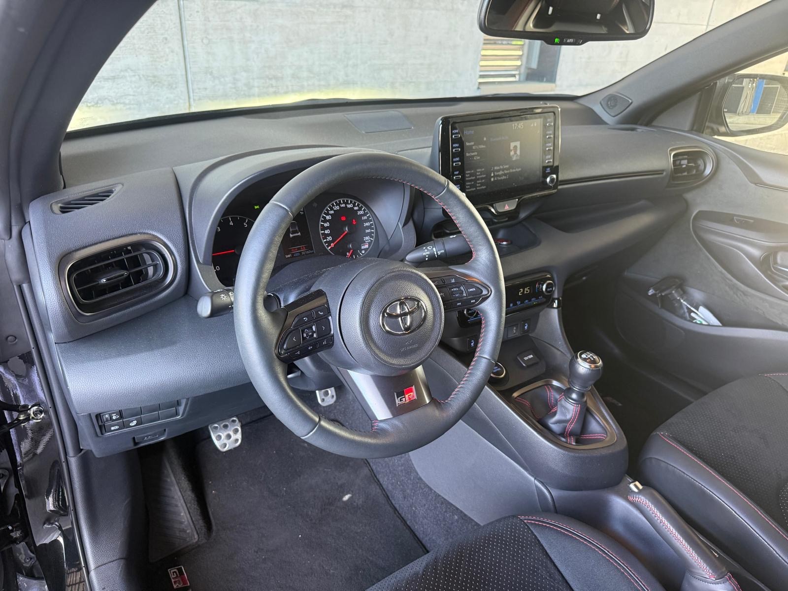 TOYOTA Yaris 1.6 GR Sport-image-10