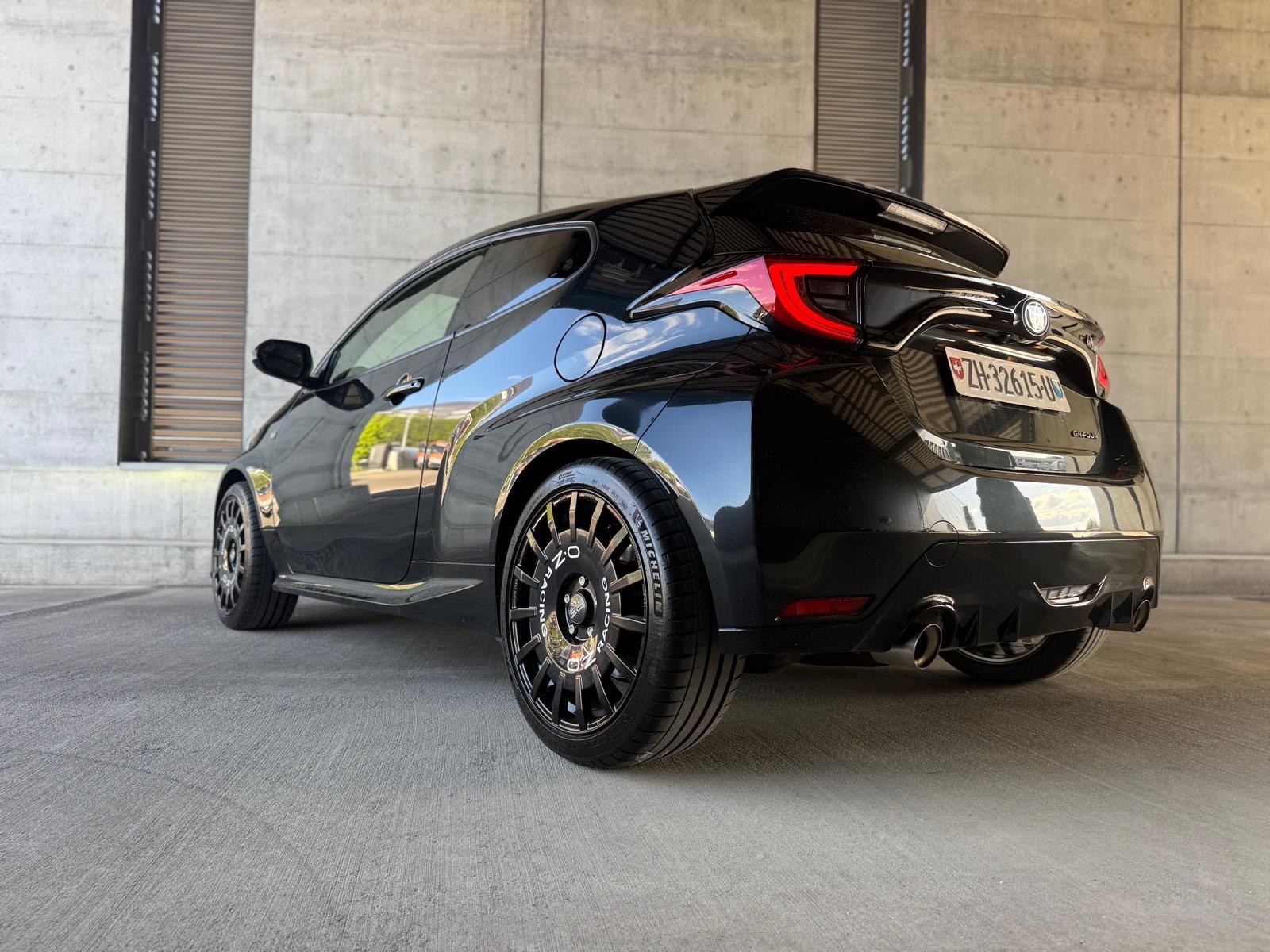 TOYOTA Yaris 1.6 GR Sport-image-6