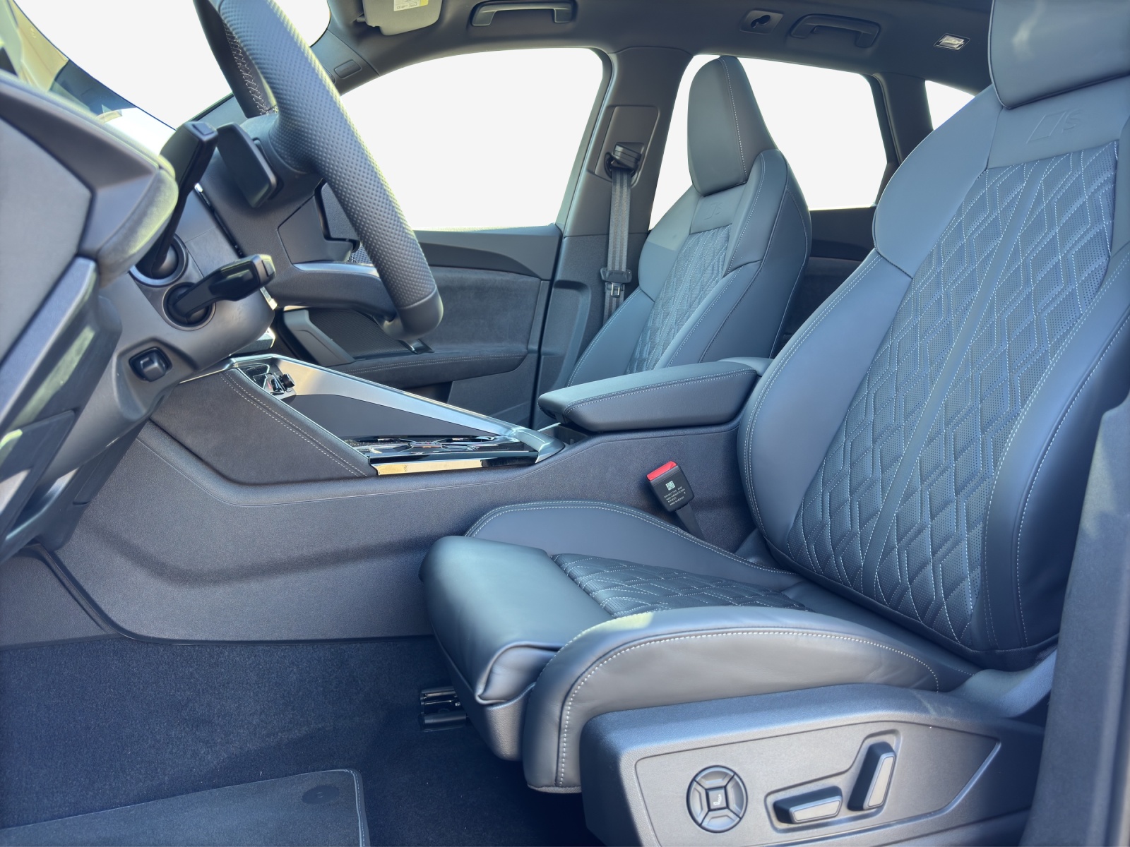 AUDI SQ5 TFSI quattro S-tronic-image-7