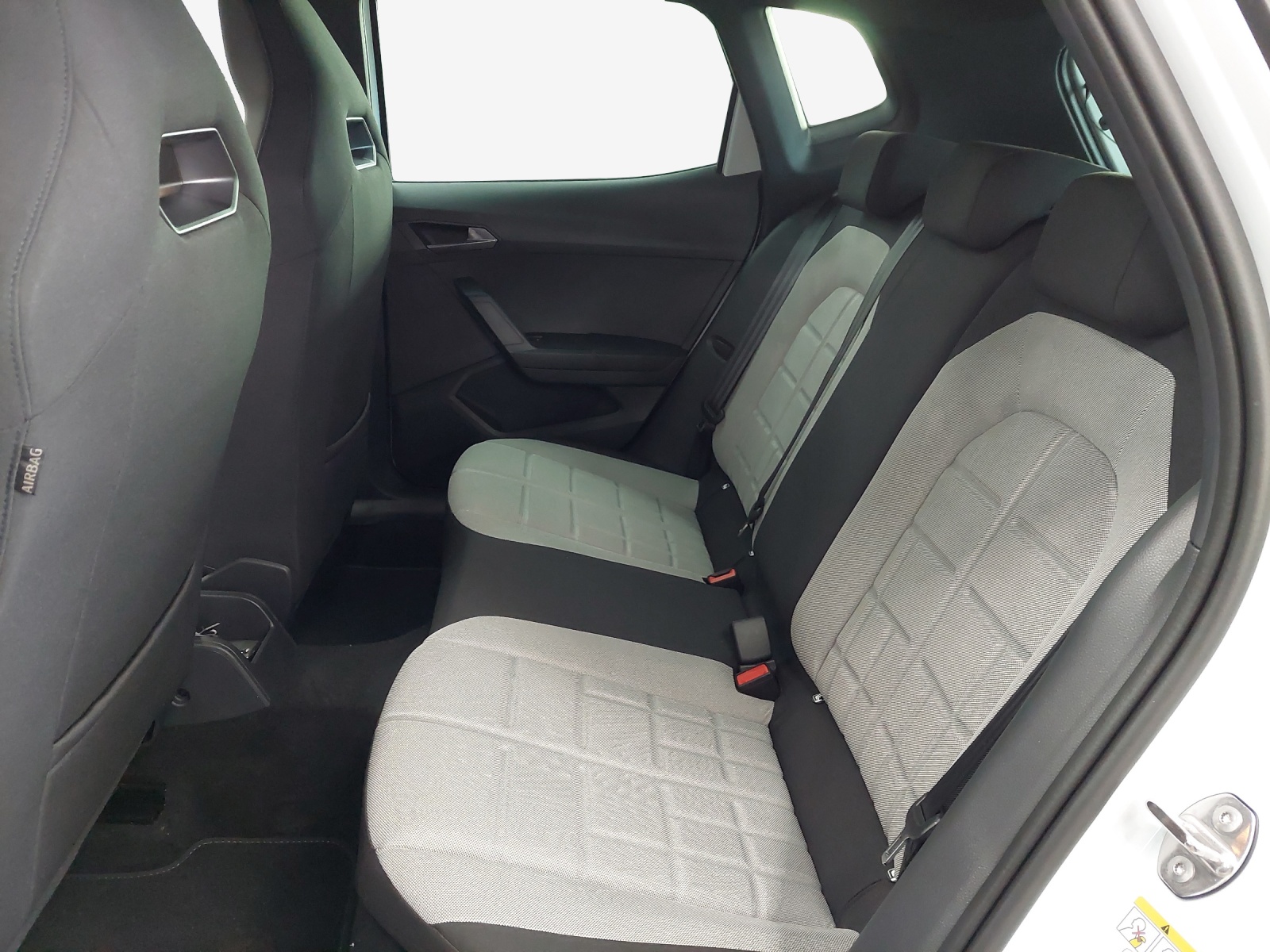 SEAT Arona 1.5 Eco TSI FR DSG-image-11
