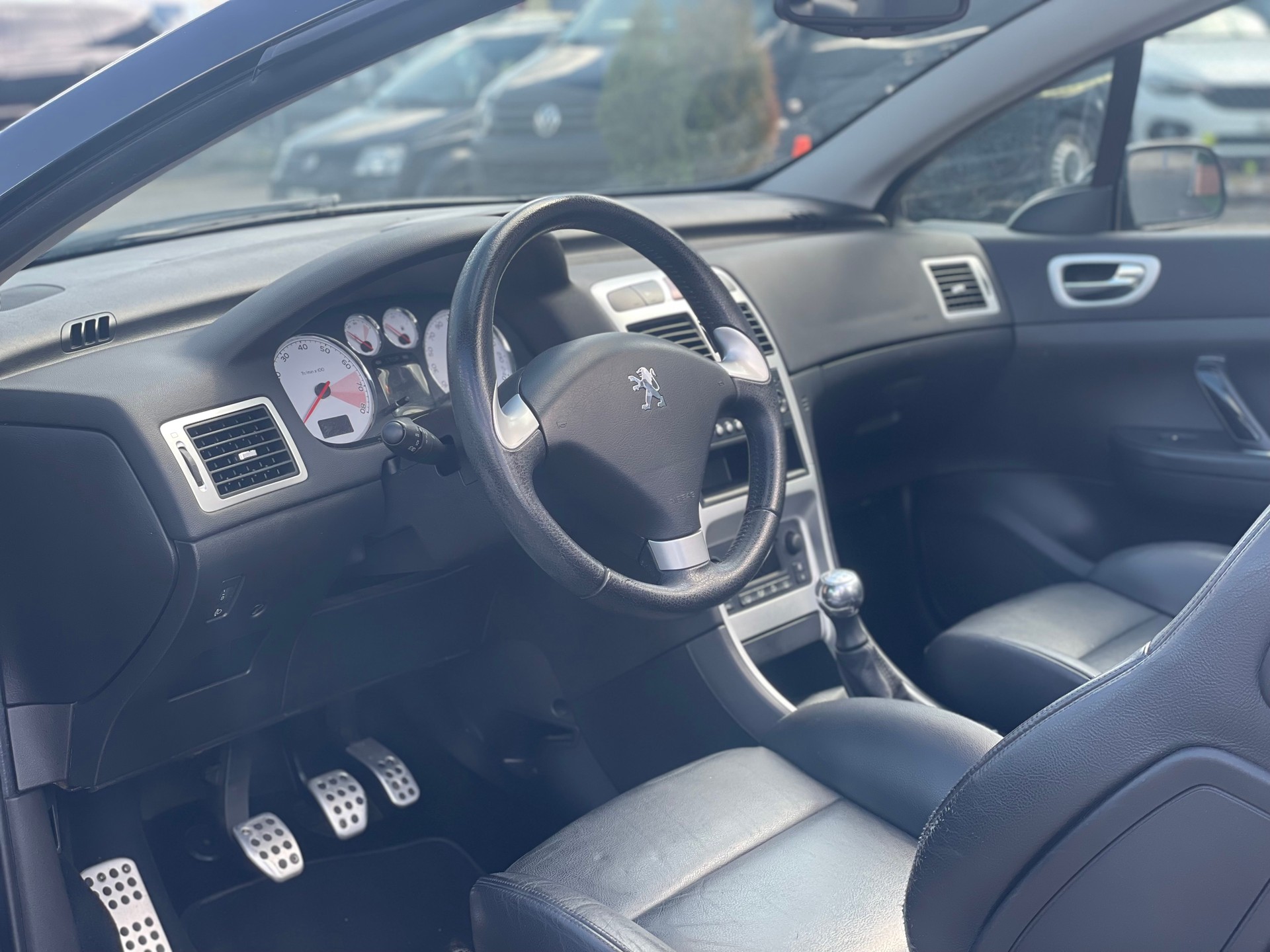 PEUGEOT 307 CC 2.0 16V Platinum Edition-image-5