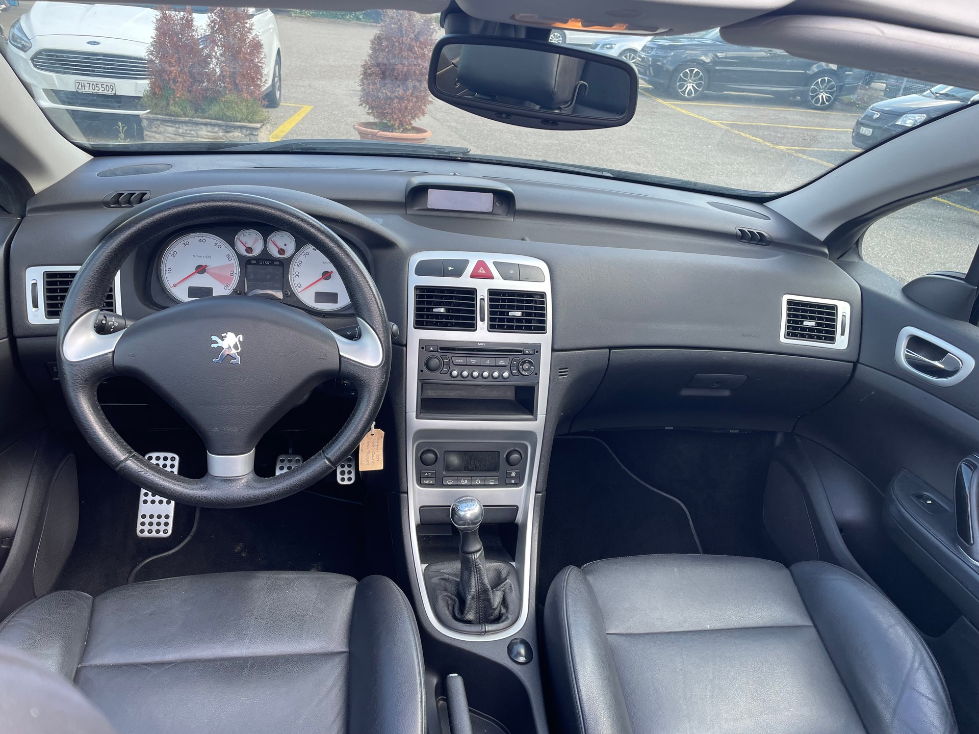 PEUGEOT 307 CC 2.0 16V Platinum Edition-image-3