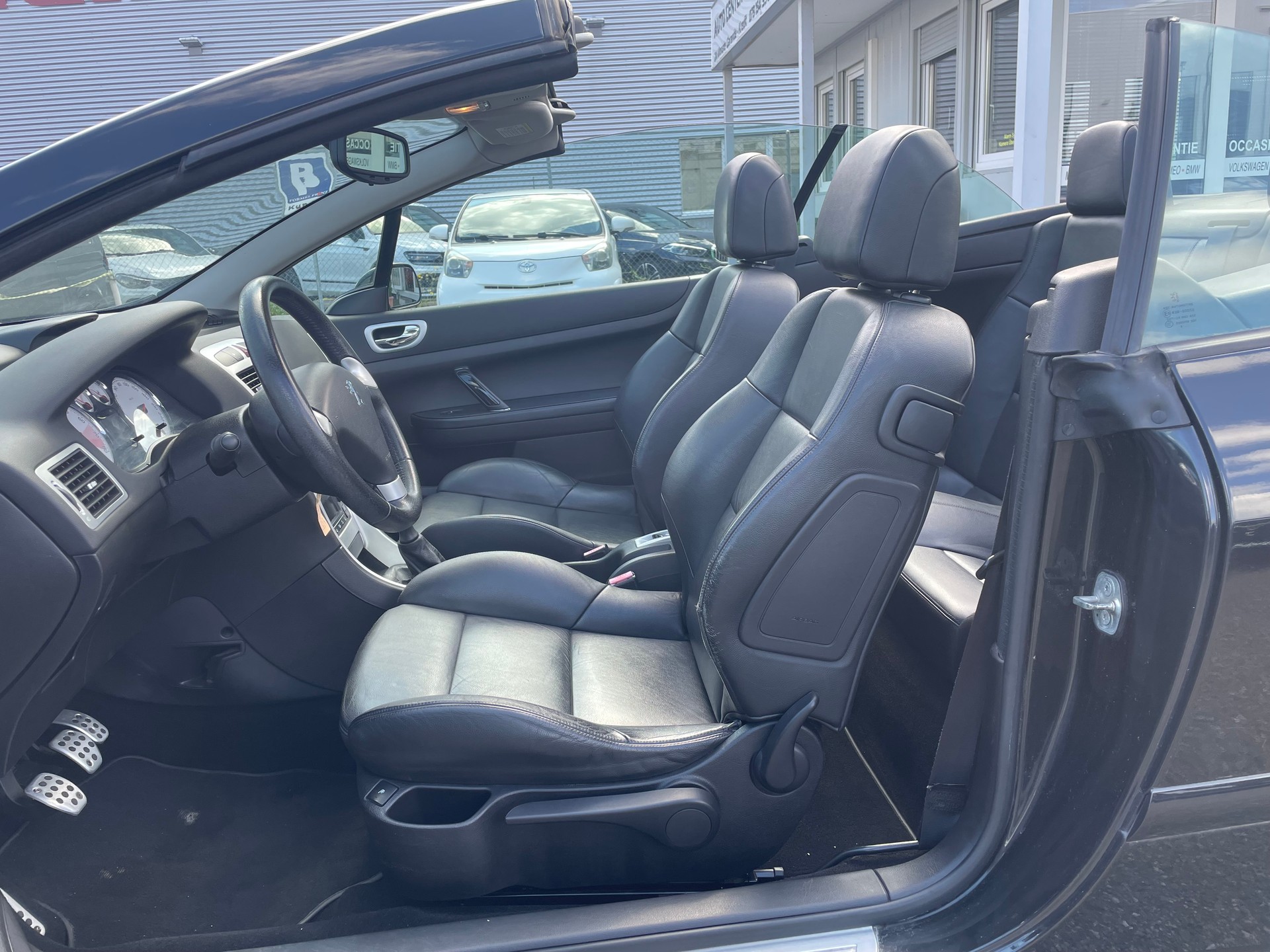 PEUGEOT 307 CC 2.0 16V Platinum Edition-image-7