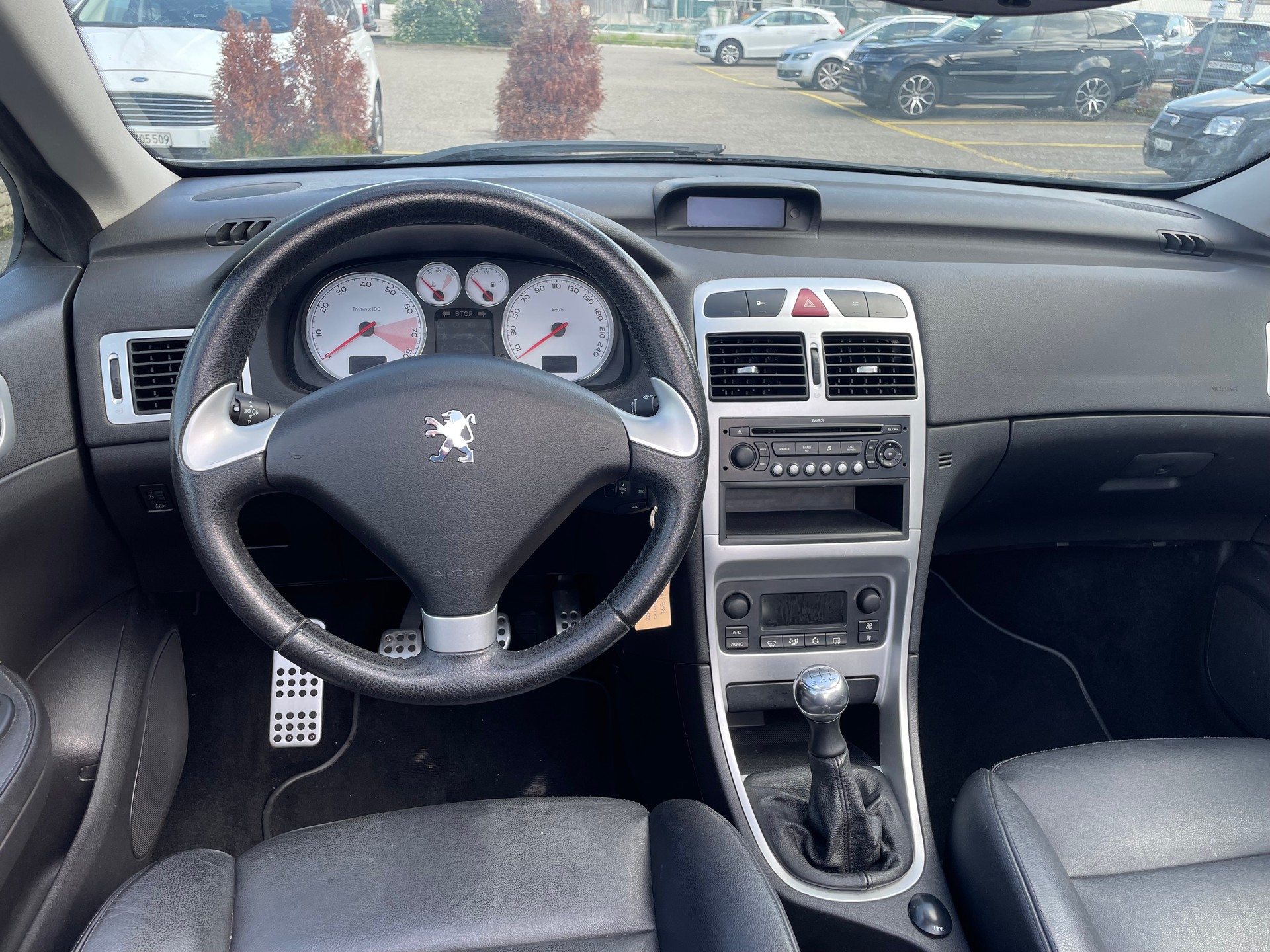 PEUGEOT 307 CC 2.0 16V Platinum Edition-image-2