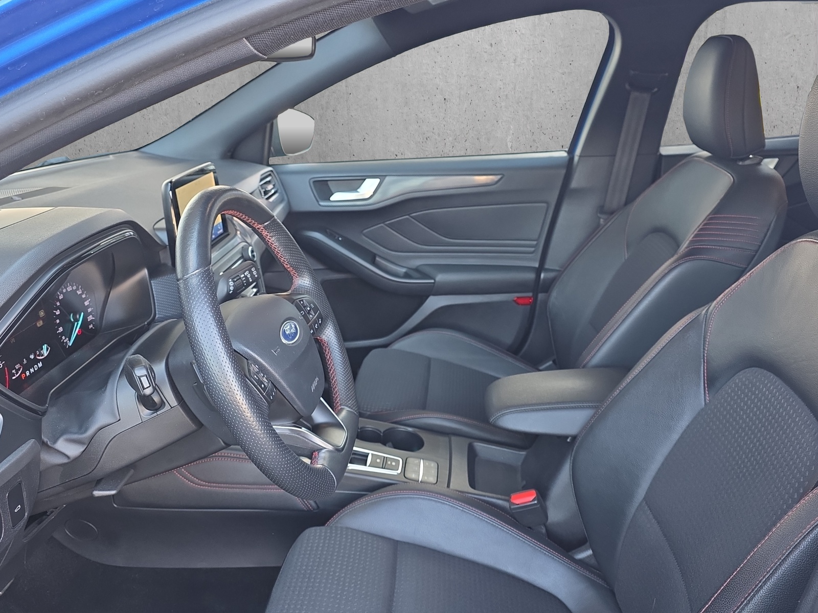FORD Focus 2.0 TDCi ST Line Automatic-image-10