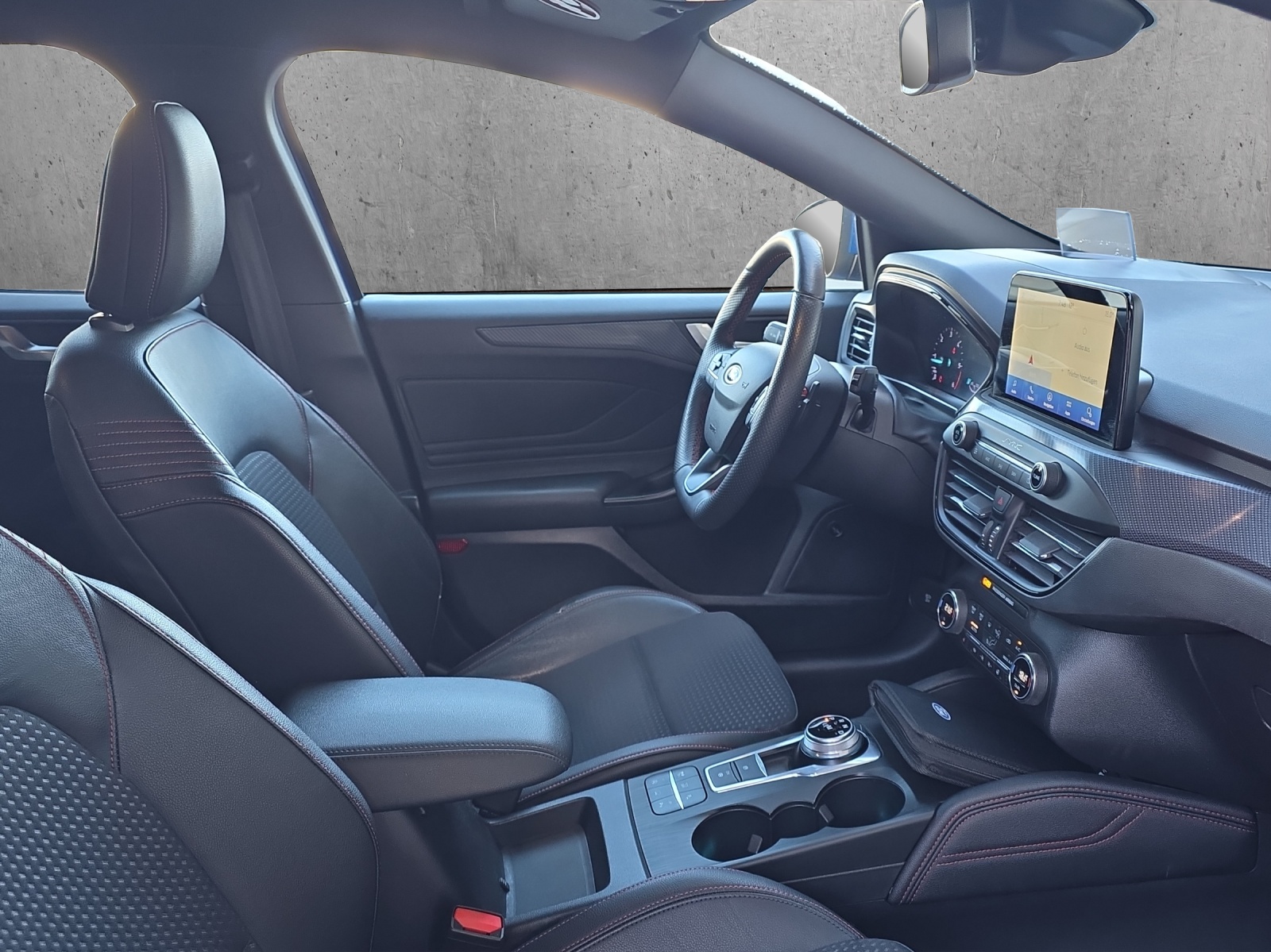 FORD Focus 2.0 TDCi ST Line Automatic-image-11
