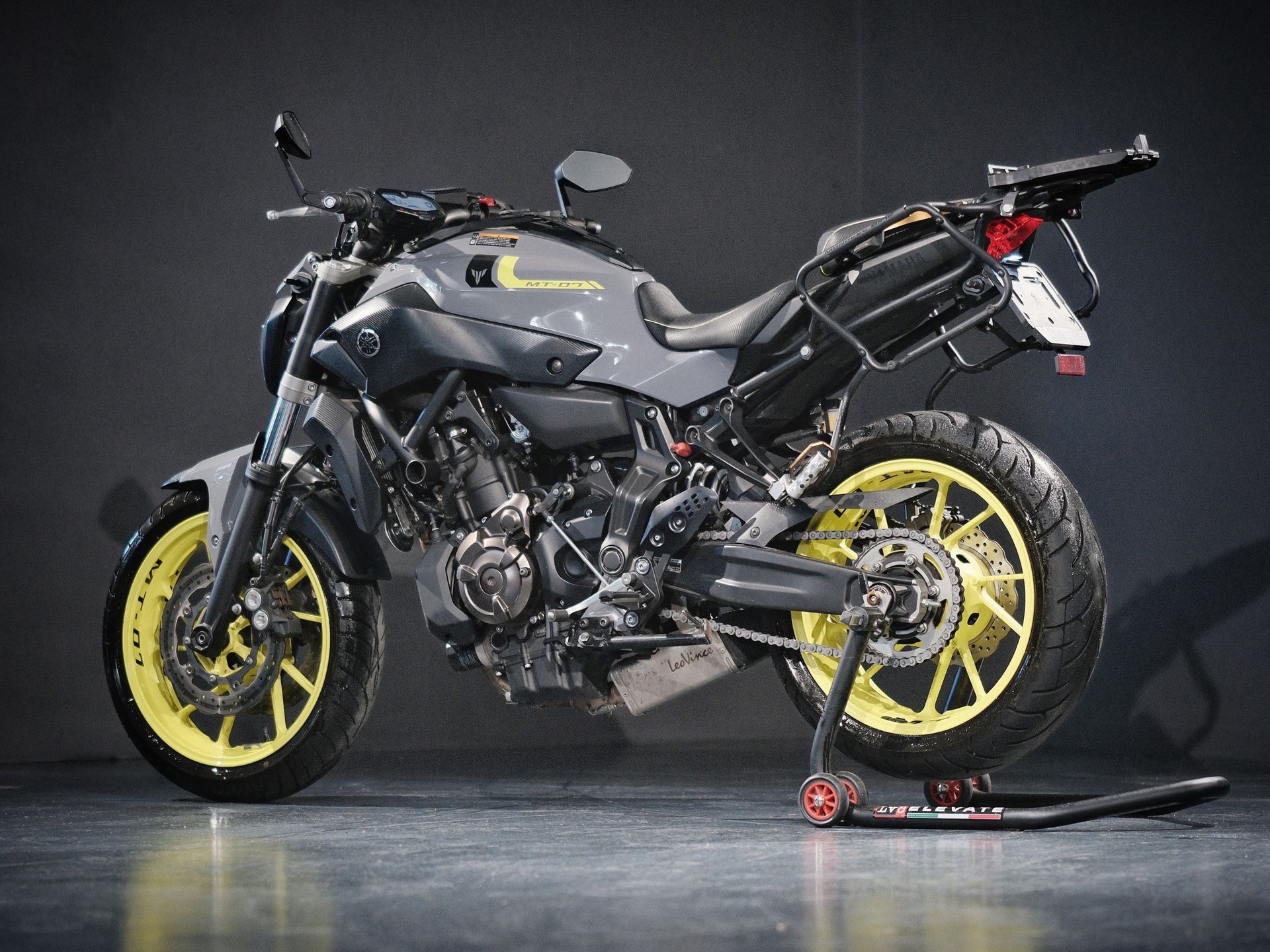 YAMAHA MT-07 ABS-showroom-element-2