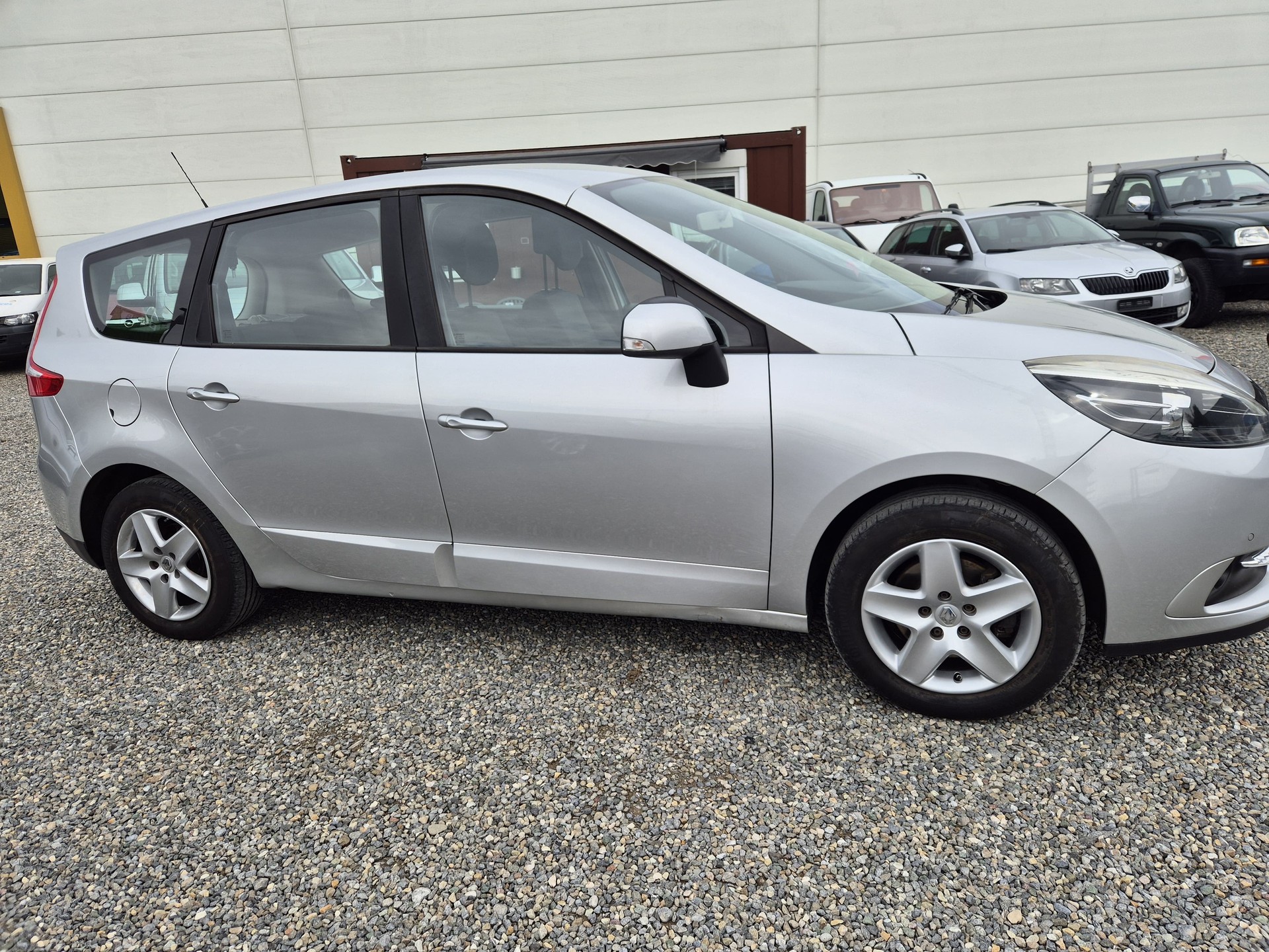 RENAULT Grand Scénic 1.5 dCi Bose EDC-image-4