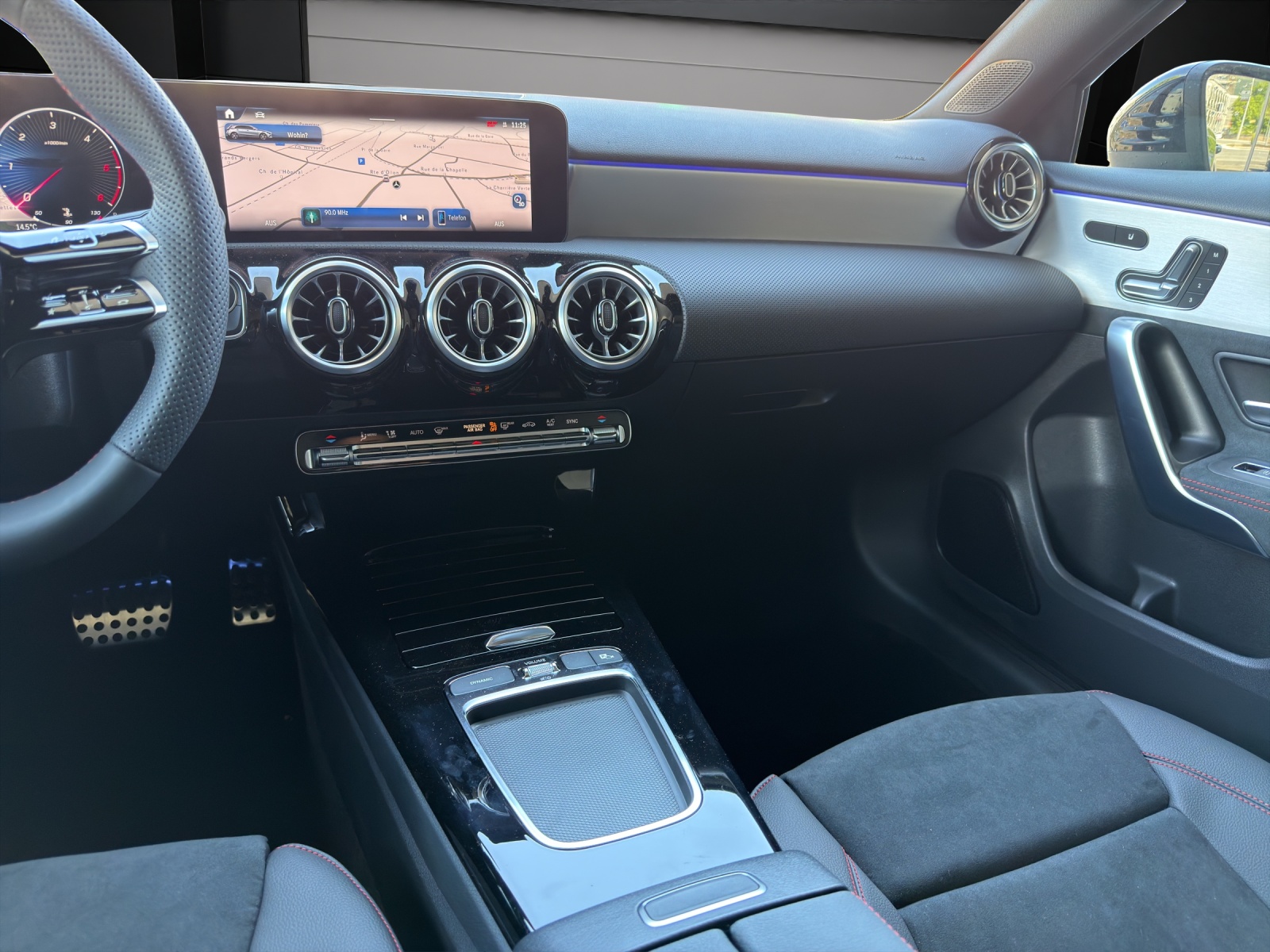 MERCEDES-BENZ A 180 d 8G-DCT-image-12
