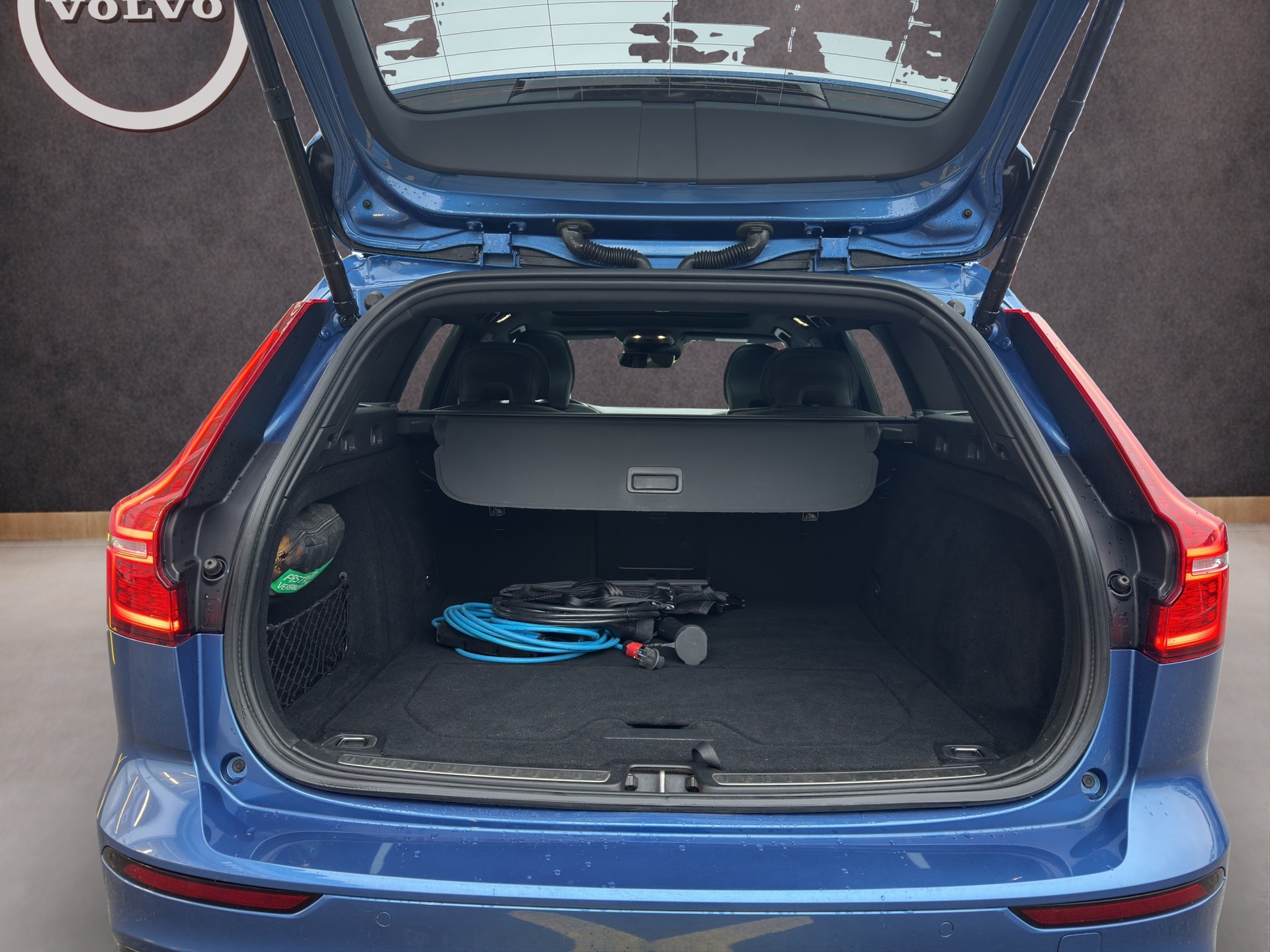 VOLVO V60 2.0 T6 TE R-Design eAWD-image-12