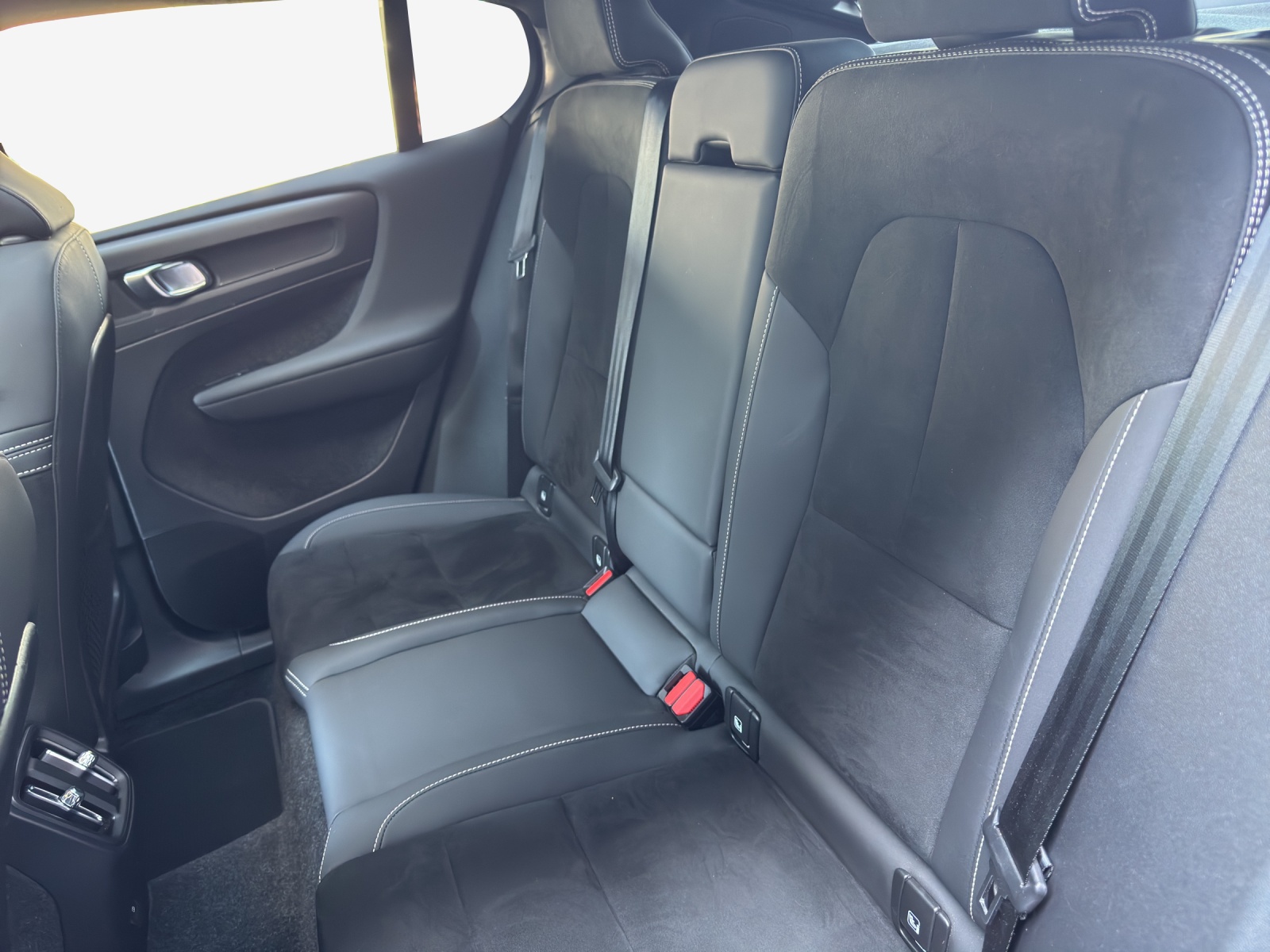 VOLVO C40 Recharge E80 82kWh Twin AWD Pure Electric Plus-image-12