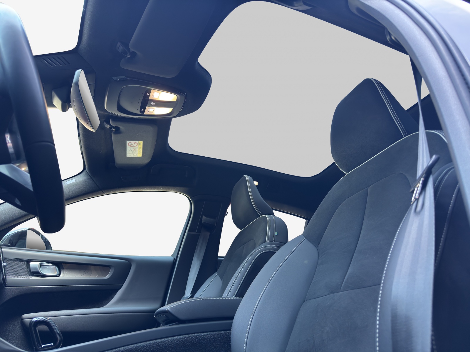 VOLVO C40 Recharge E80 82kWh Twin AWD Pure Electric Plus-image-15