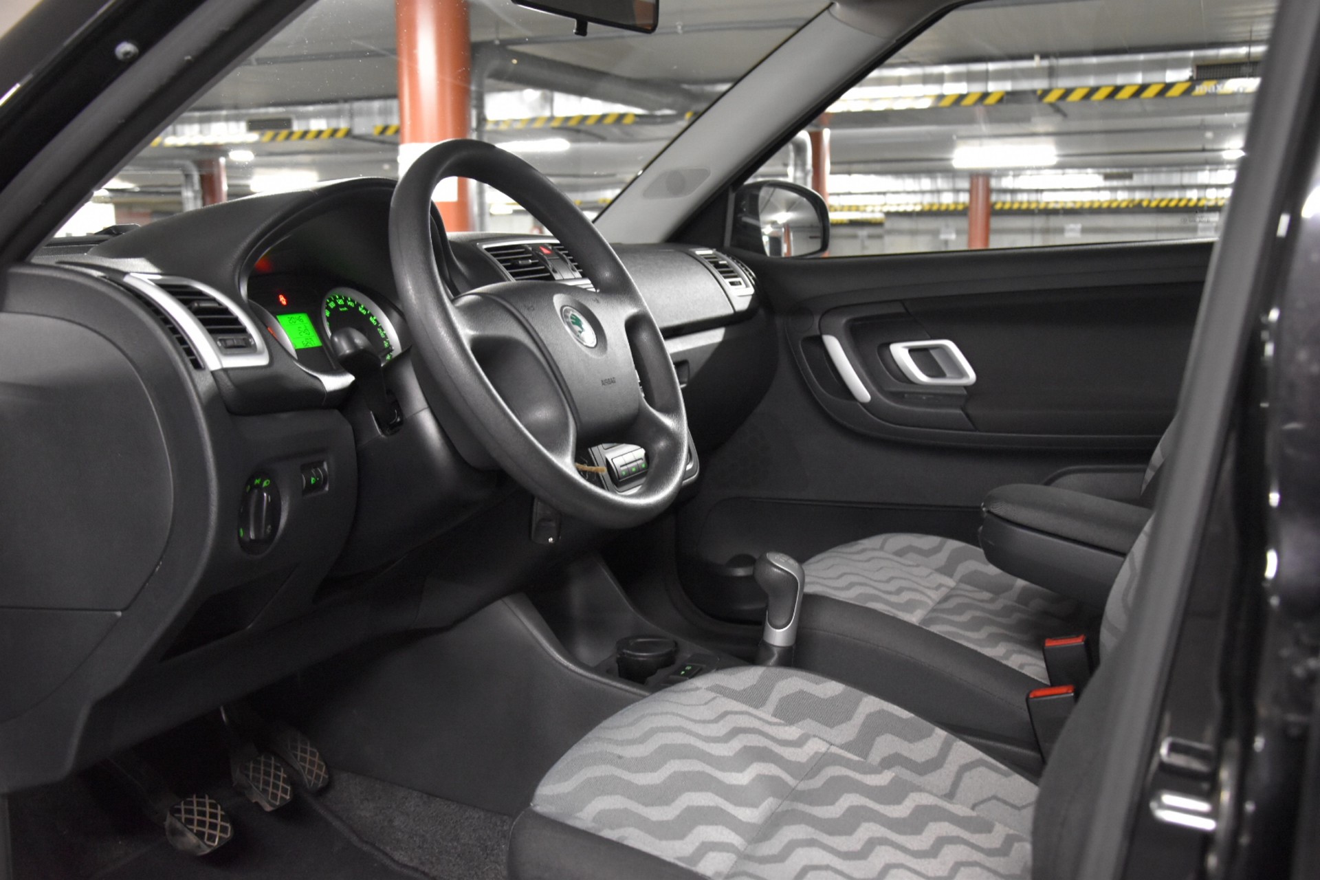 SKODA Fabia 1.2 Entry-image-17