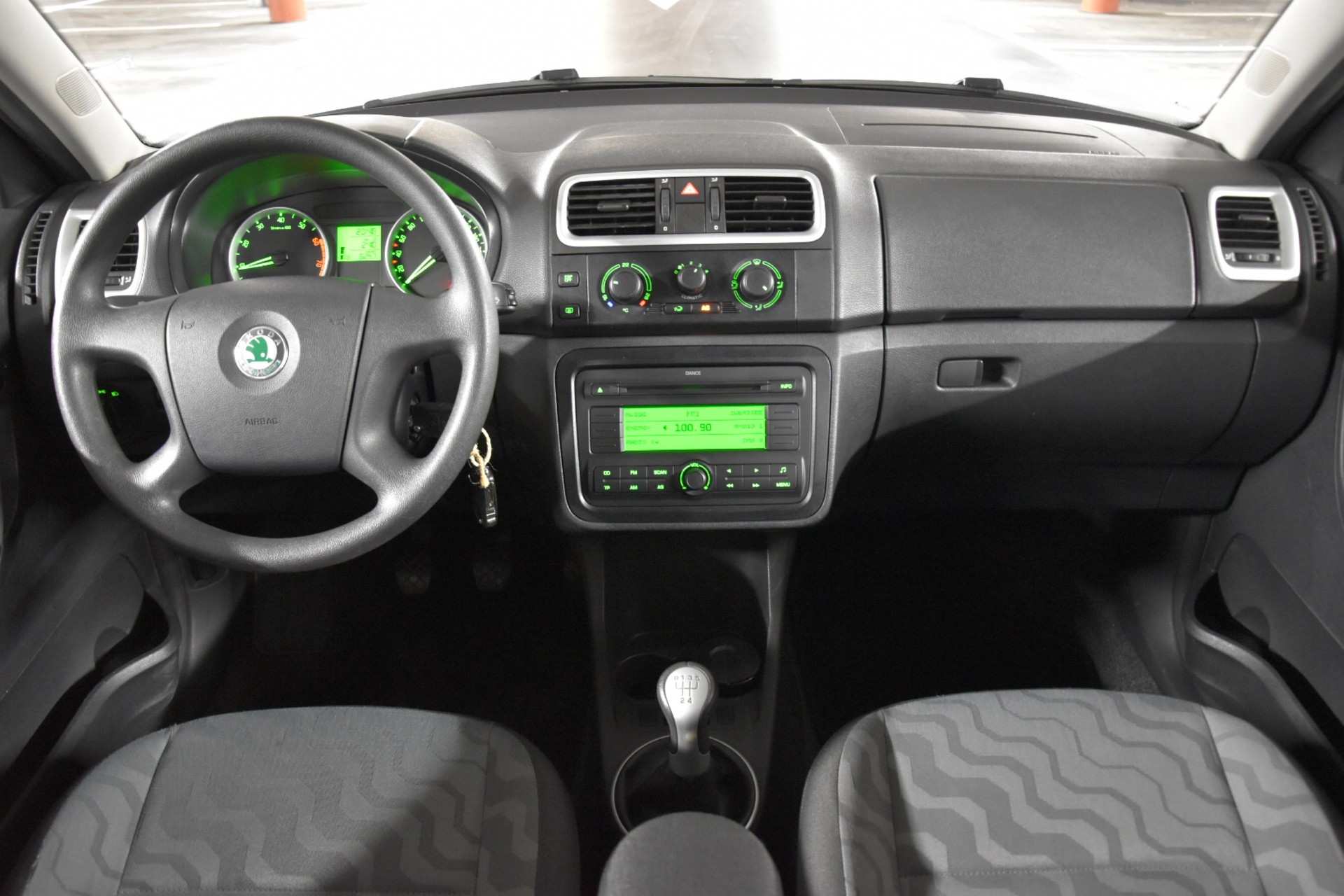 SKODA Fabia 1.2 Entry-image-10