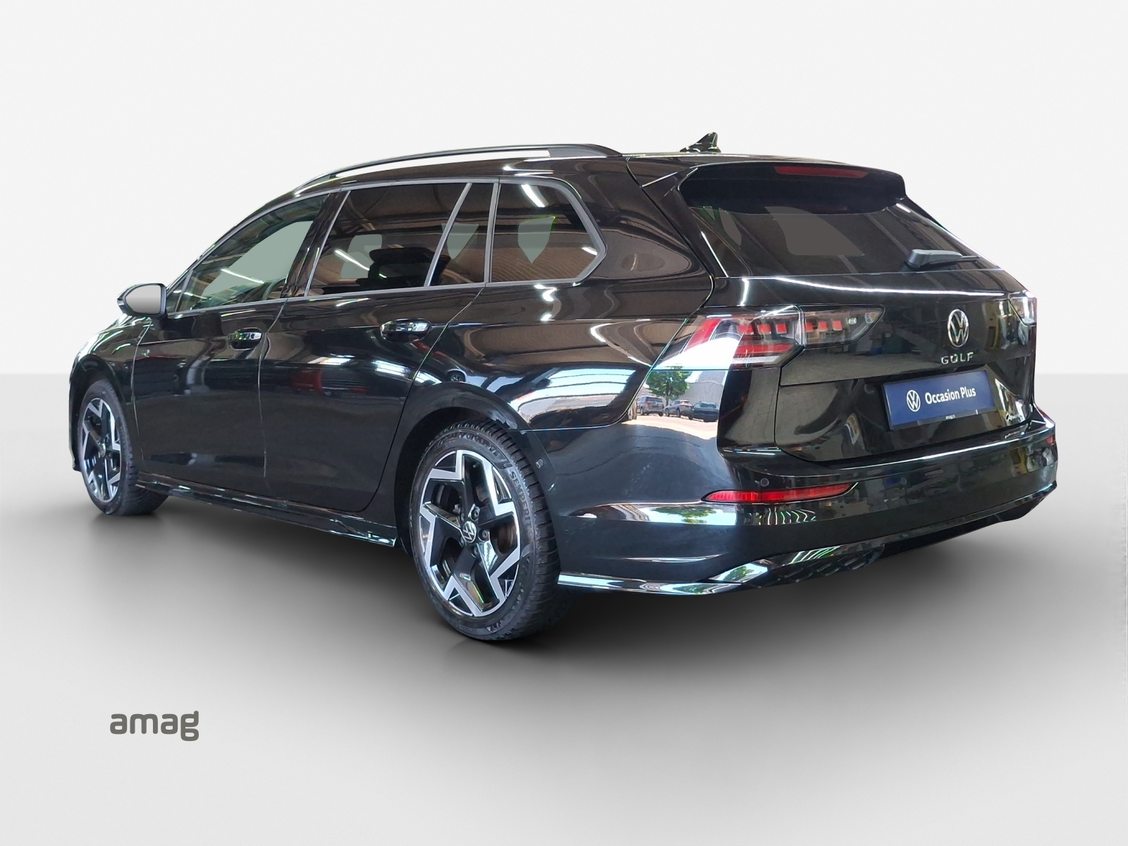 VW Golf Variant 2.0 TSI R-Line DSG 4 Motion-image-2