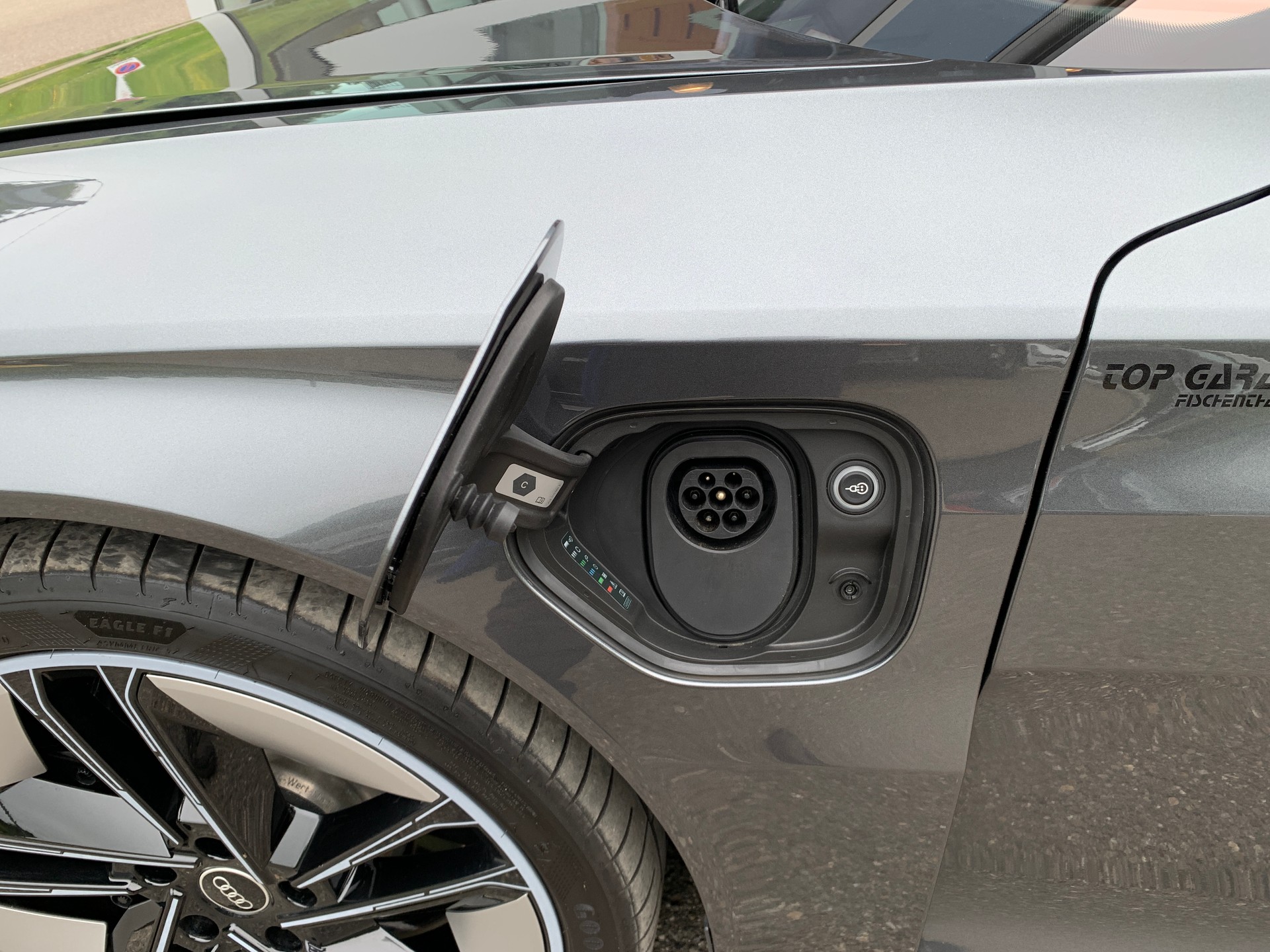 AUDI RS e-tron GT quattro-image-9