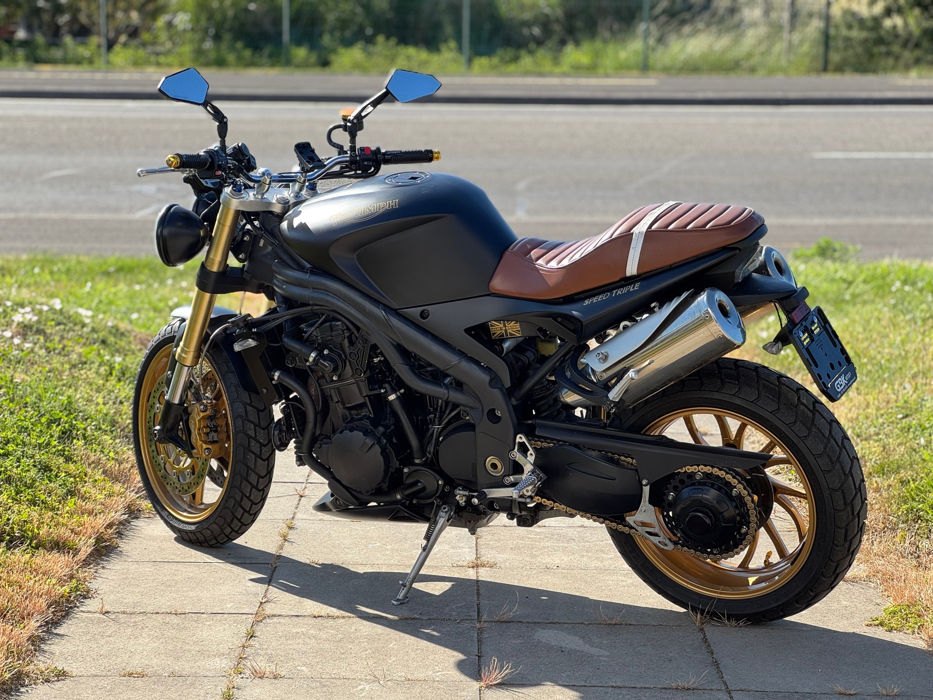 TRIUMPH Speed Triple-showroom-element-3