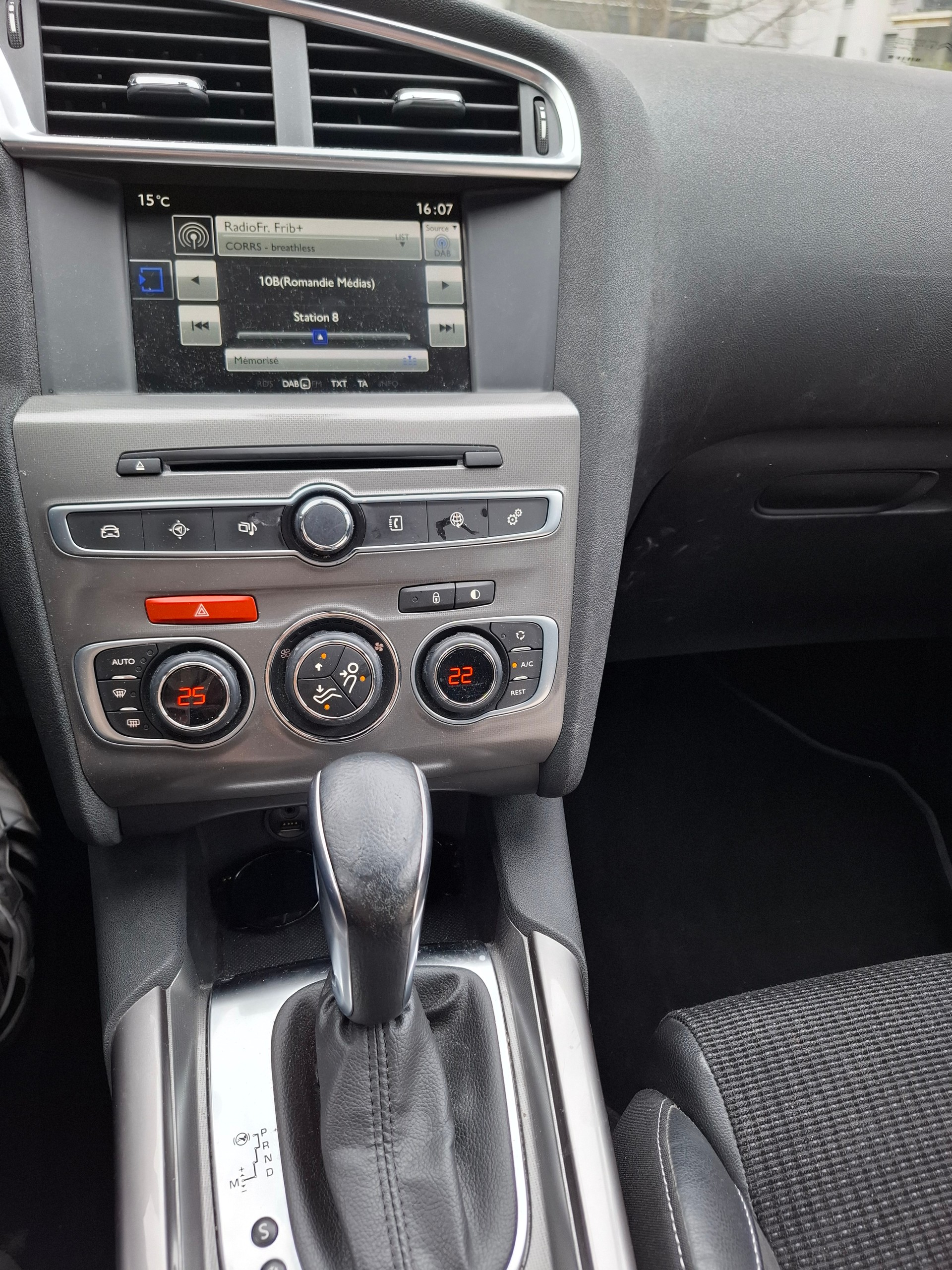 CITROEN 1.2 PureTech Shine-image-5