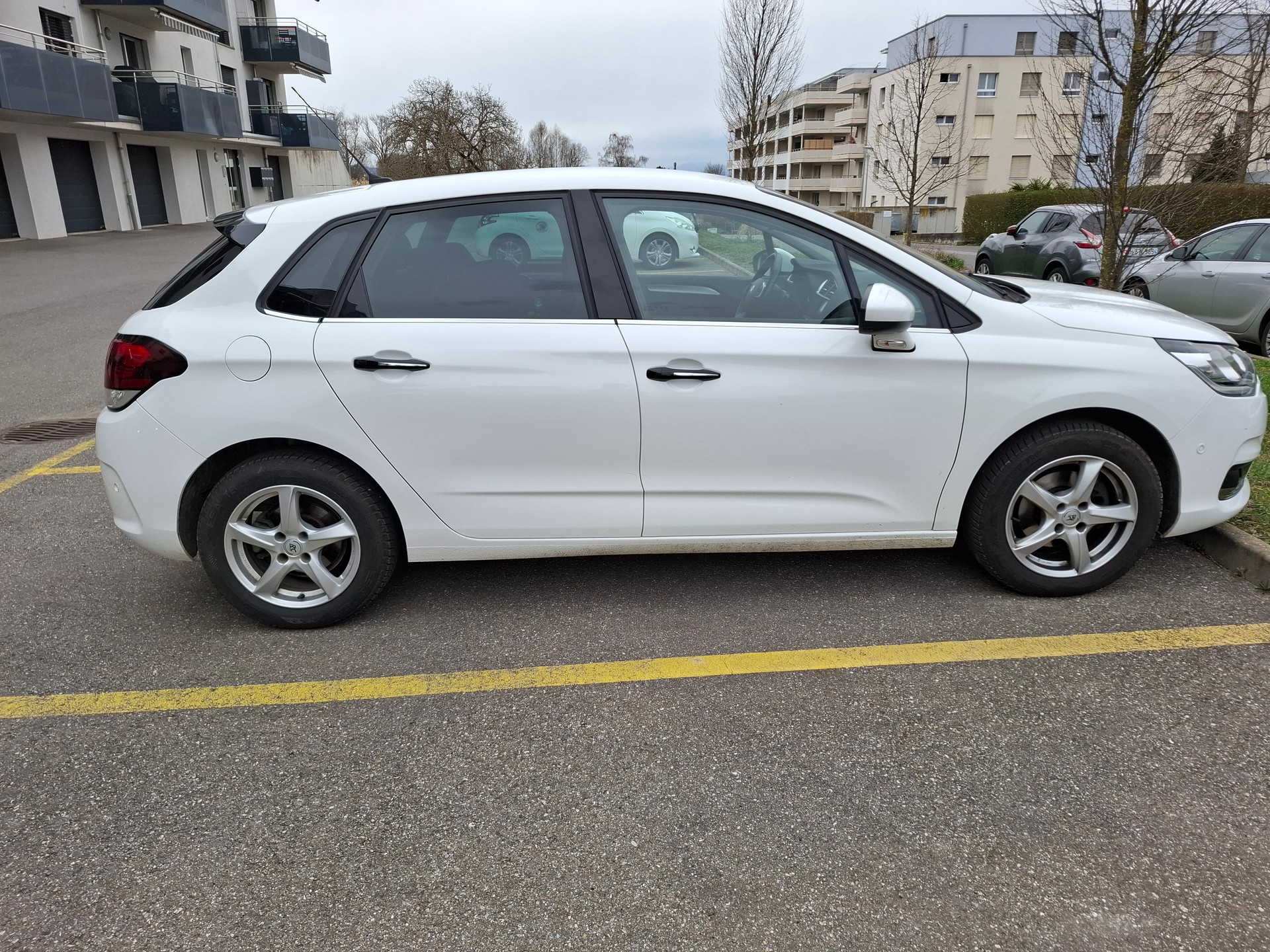 CITROEN 1.2 PureTech Shine-image-0