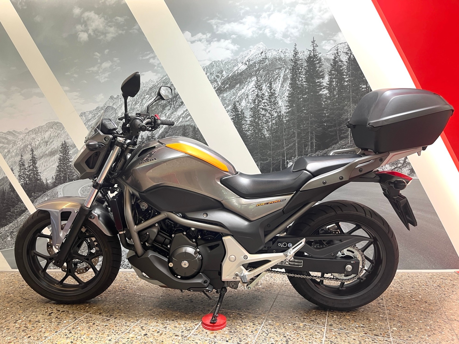 HONDA NC 700 S DTC ABS im Kundenauftrag!!-showroom-element-1