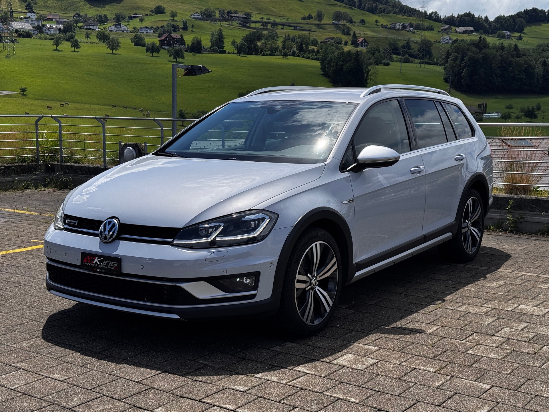 VW Golf 2.0 TDI Alltrack 4Motion DSG-image-1