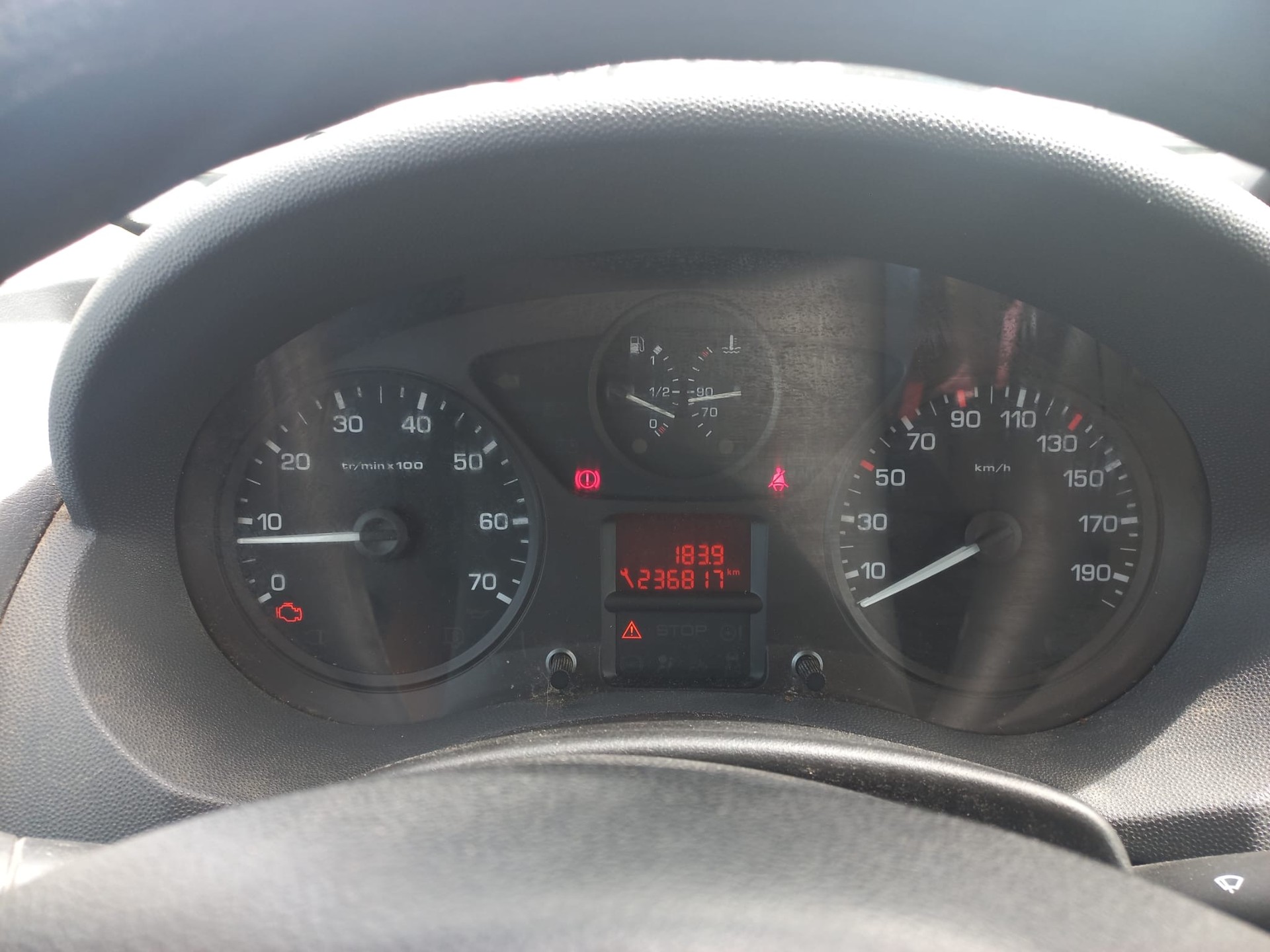PEUGEOT Expert 2.0 HDi 229 L2H1-image-6
