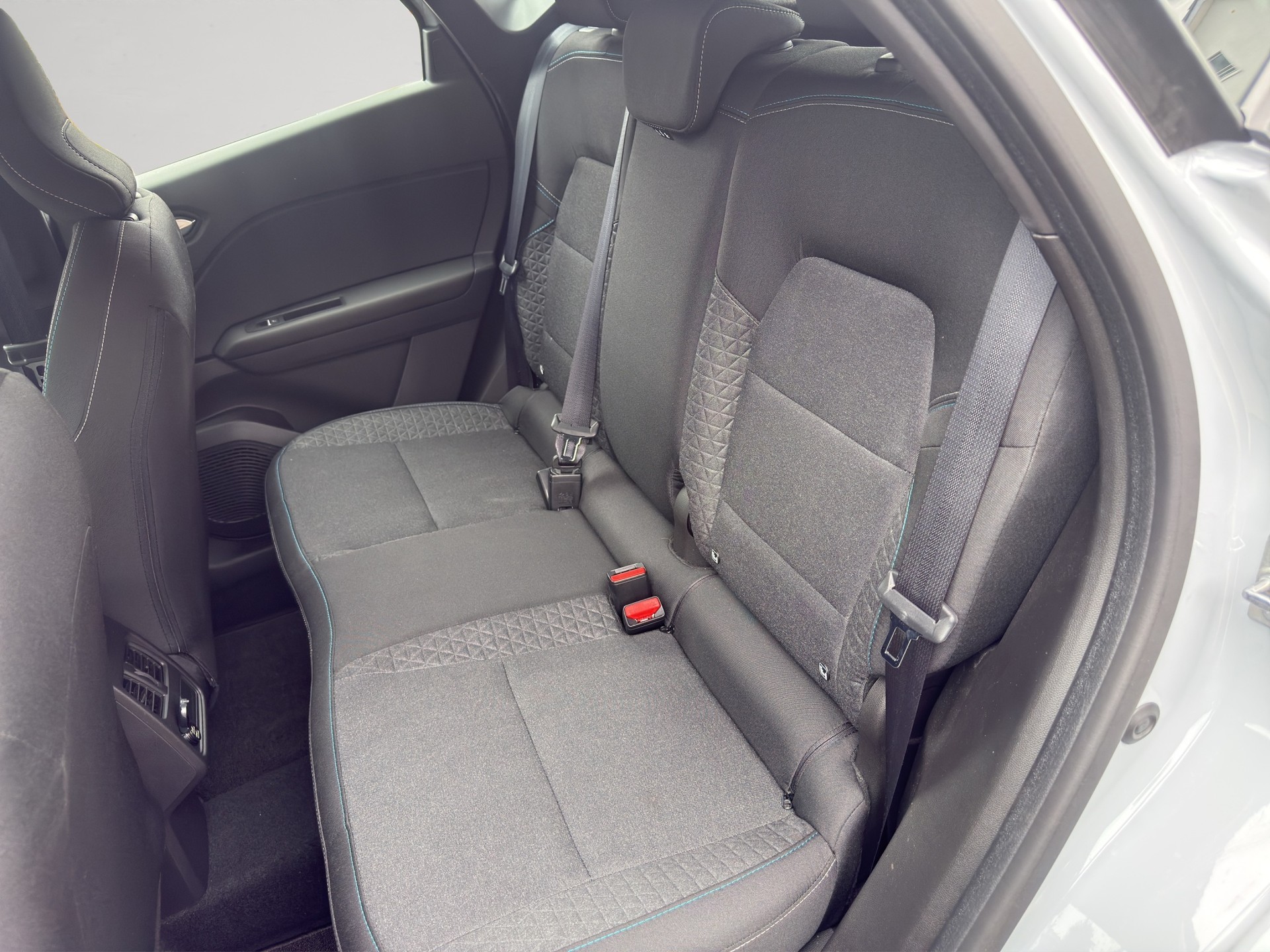 RENAULT Captur 1.6 E-Tech 145 Techno DHT-image-8