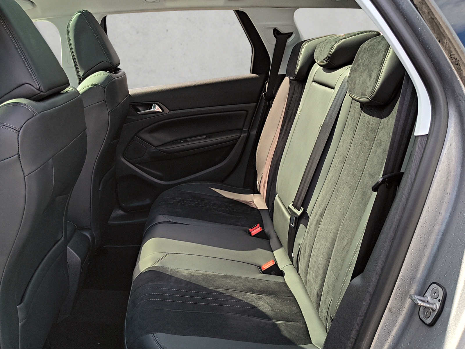 PEUGEOT 308 SW 1.2 PureTech 130 Feline S/S-image-9