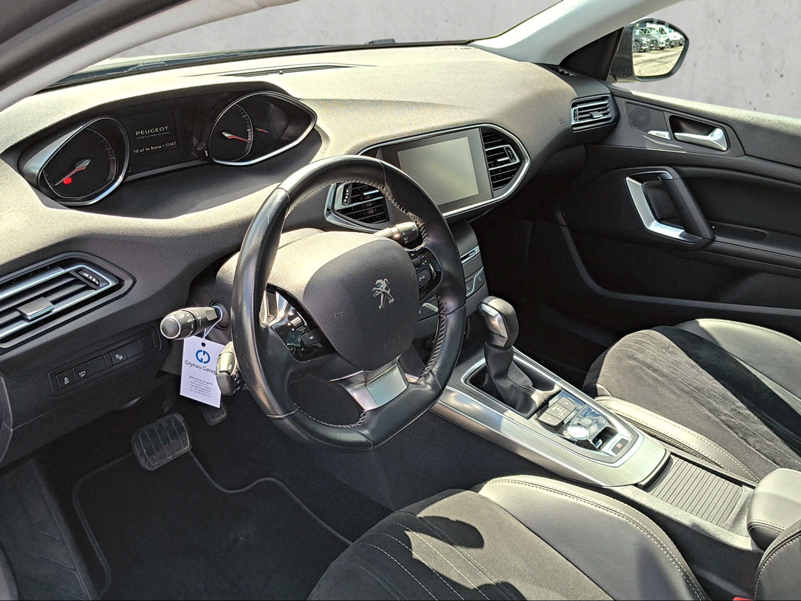 PEUGEOT 308 SW 1.2 PureTech 130 Feline S/S-image-11