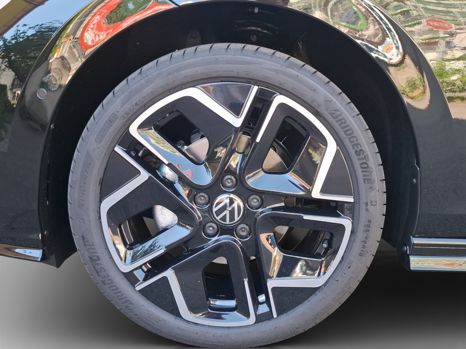 VW Golf 1.5 e TSI mHEV R-Line DSG-image-13