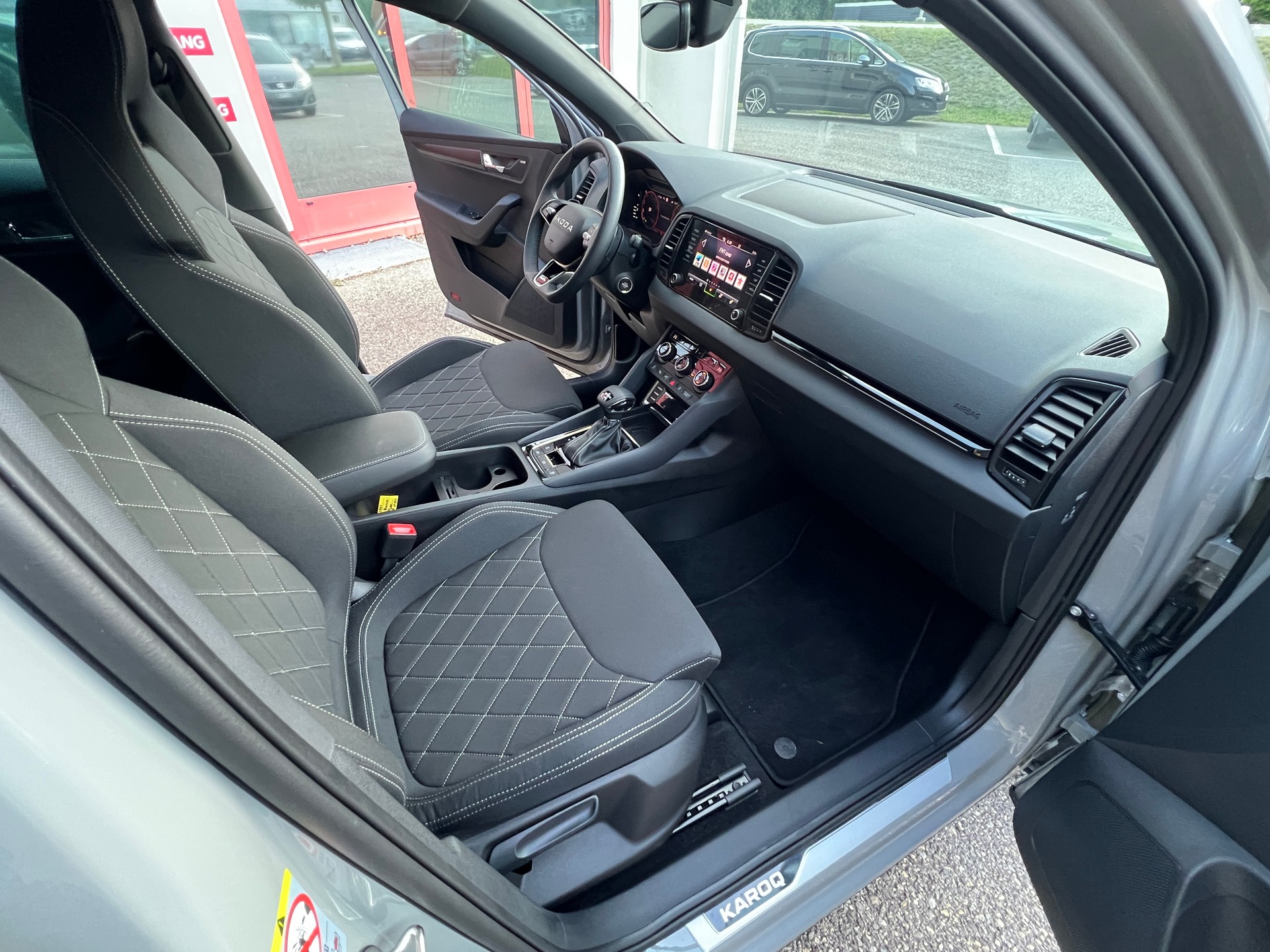 SKODA Karoq 2.0 TSI SportLine 4x4 DSG / Steel Grey-image-7