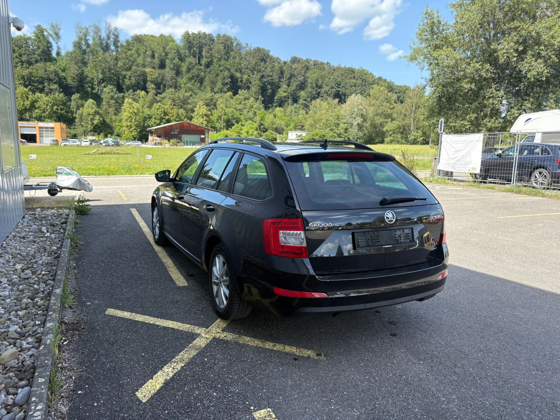 SKODA Octavia Combi 2.0 TDI Swiss Edition 4x4 DSG-image-7