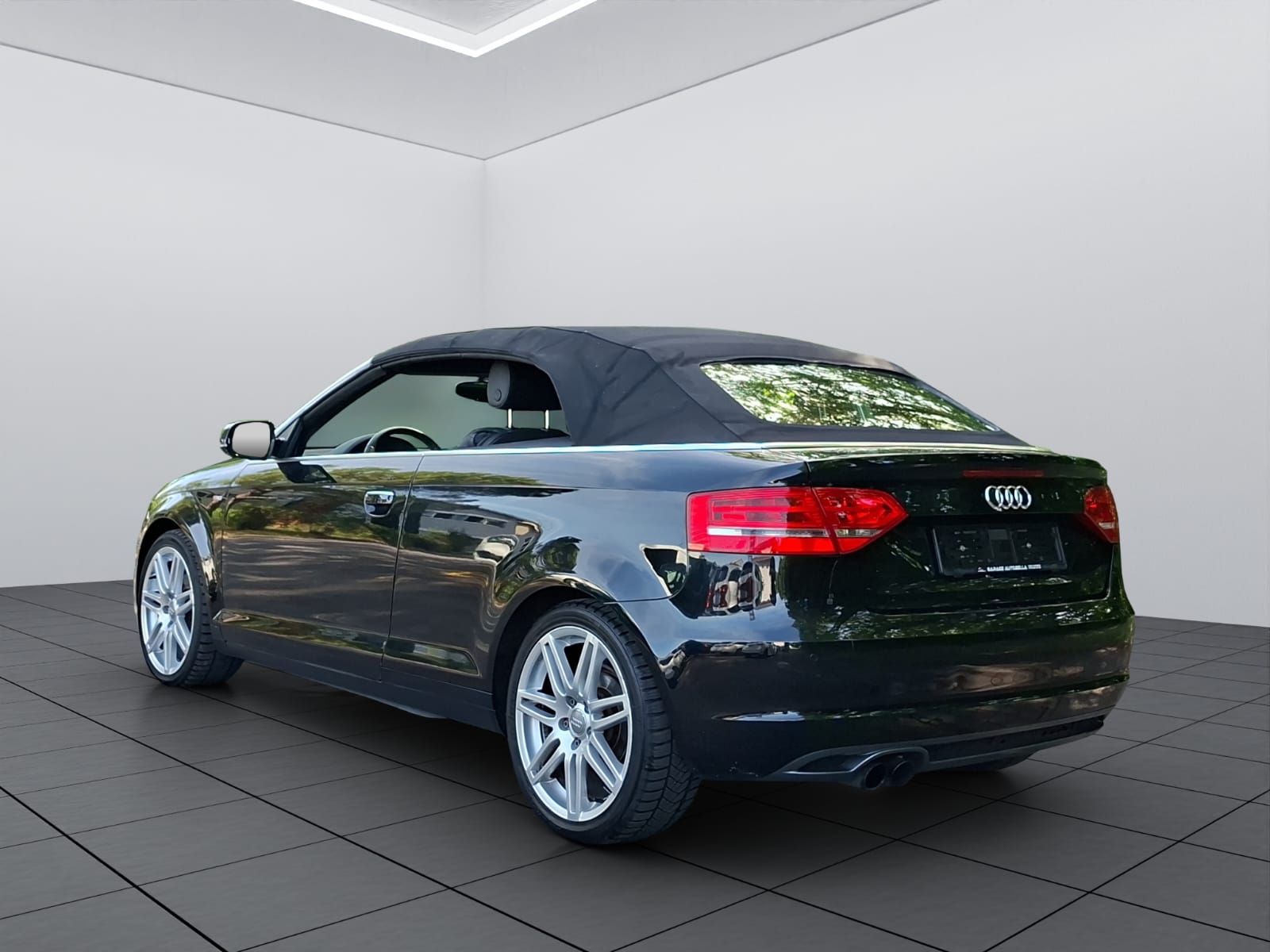 AUDI A3 Cabriolet 1.8 TFSI Attraction S-tronic-image-3
